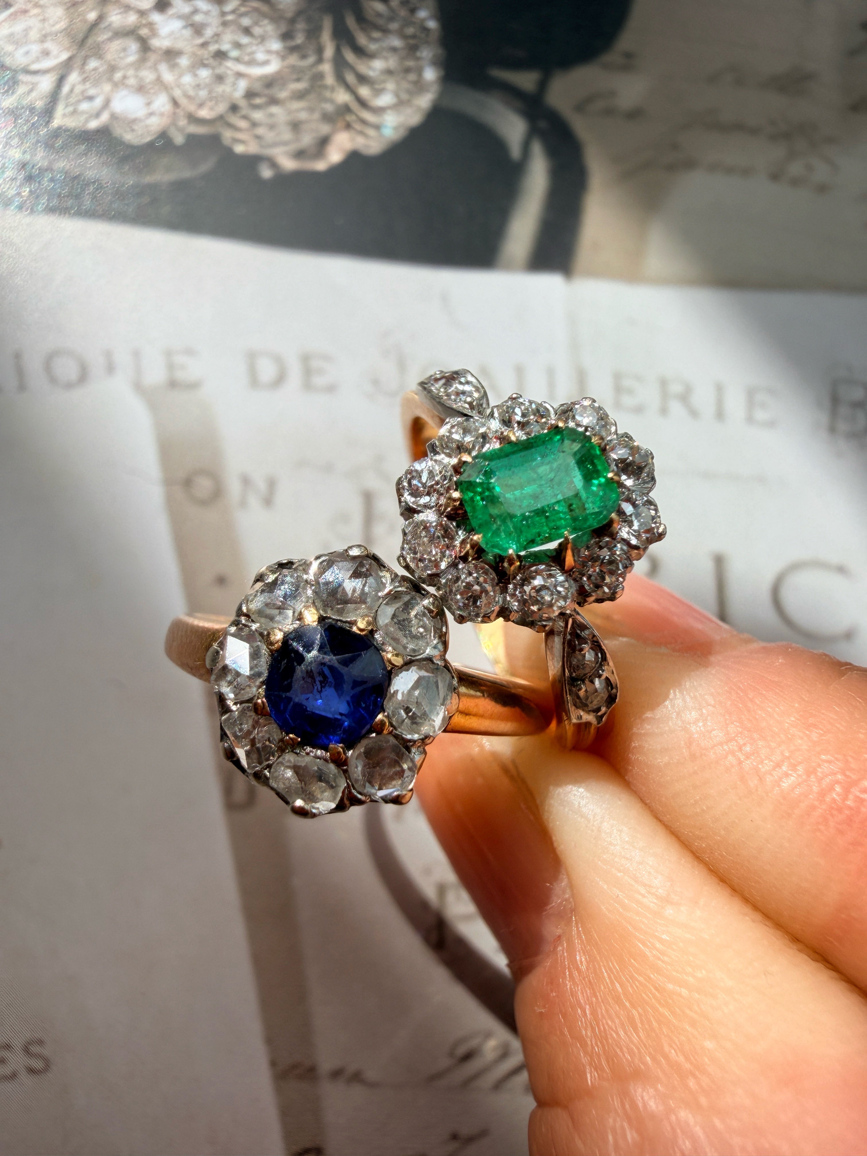 18K gold gold blue sapphire diamond ring