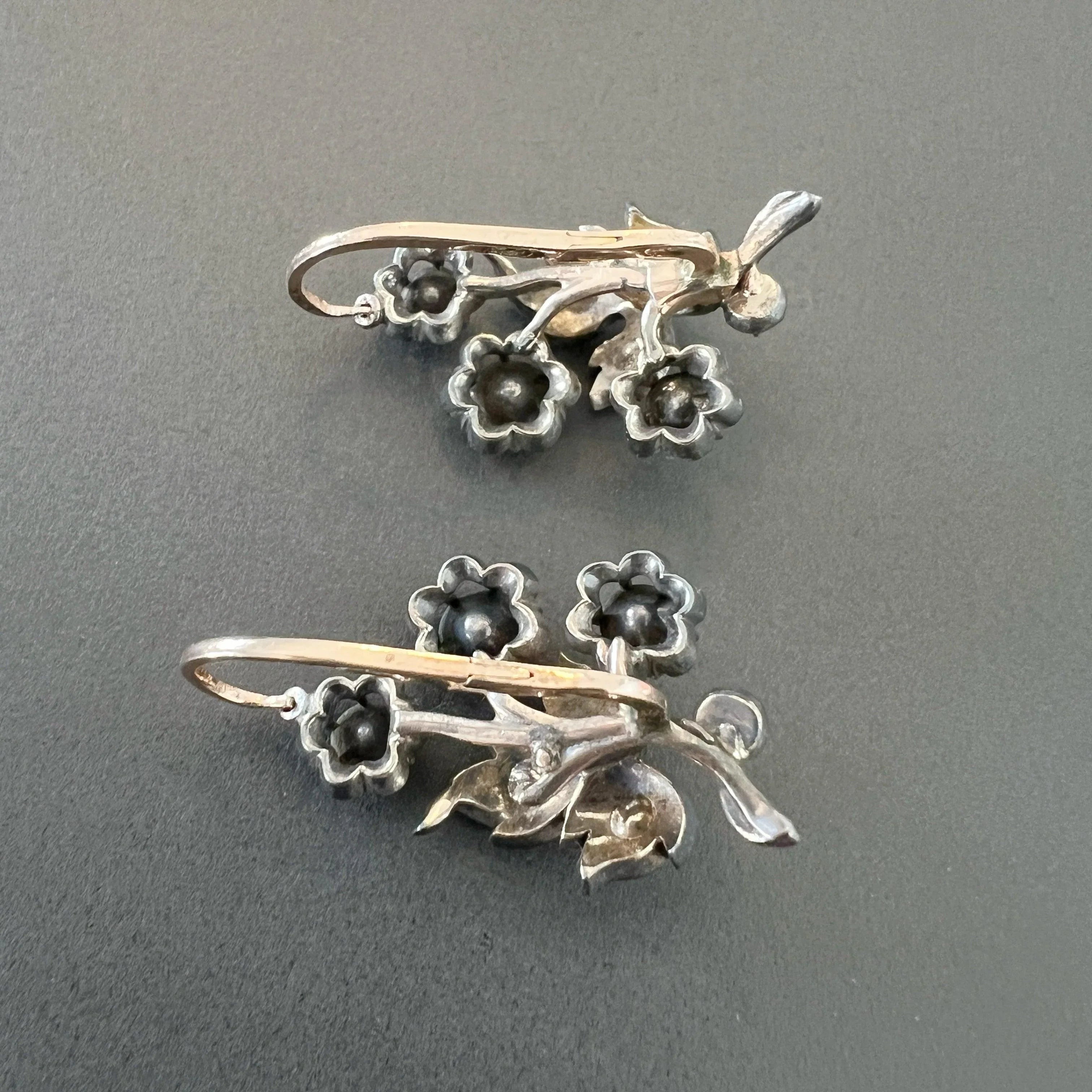 Antique 18K gold diamond flower earrings in original box - Curiously timeless