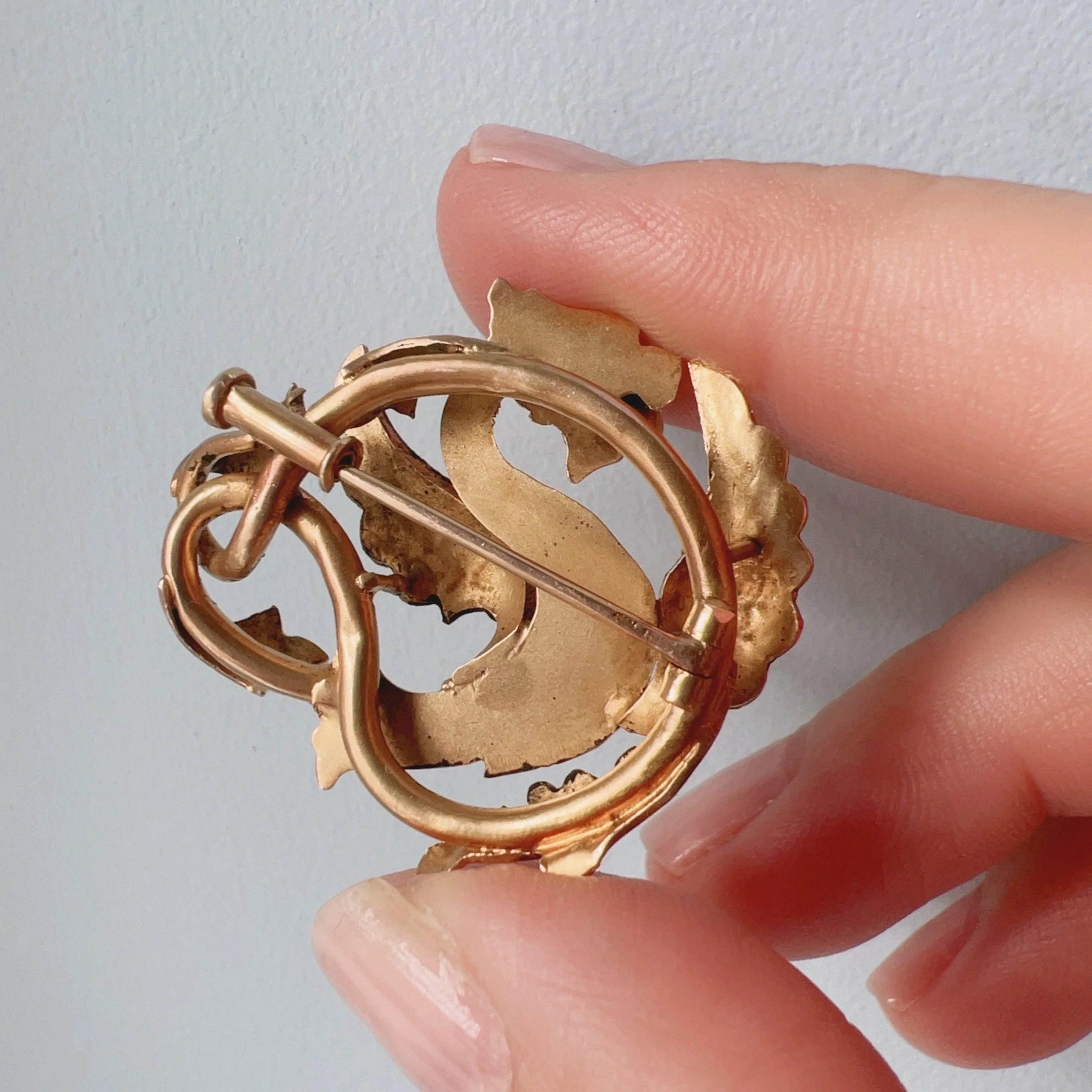 Art Nouveau era French 18K gold chimera brooch - Curiously timeless