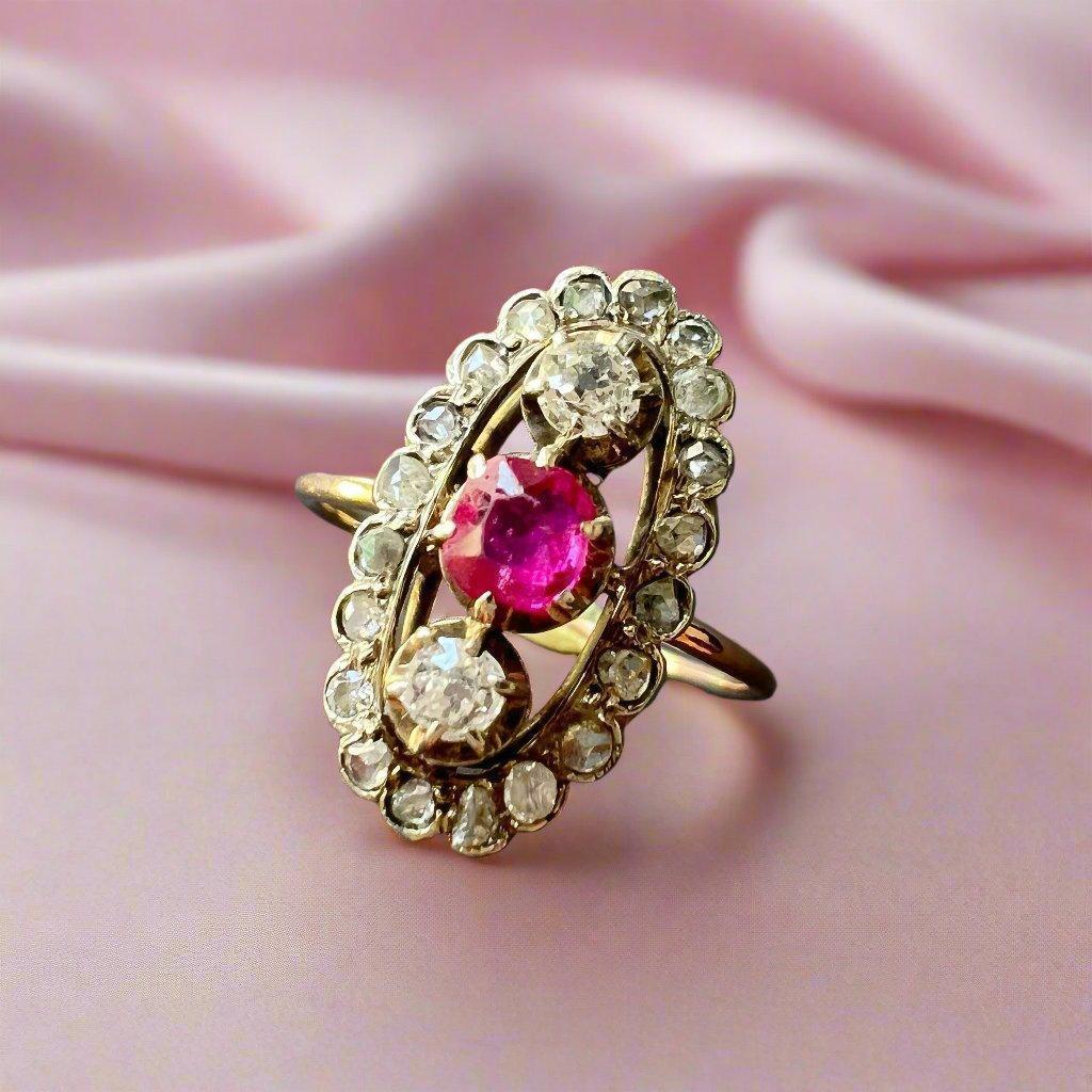 Antique Pink Sapphire and Diamonds ring, 18K Gold and Platinum - Curiously timeless