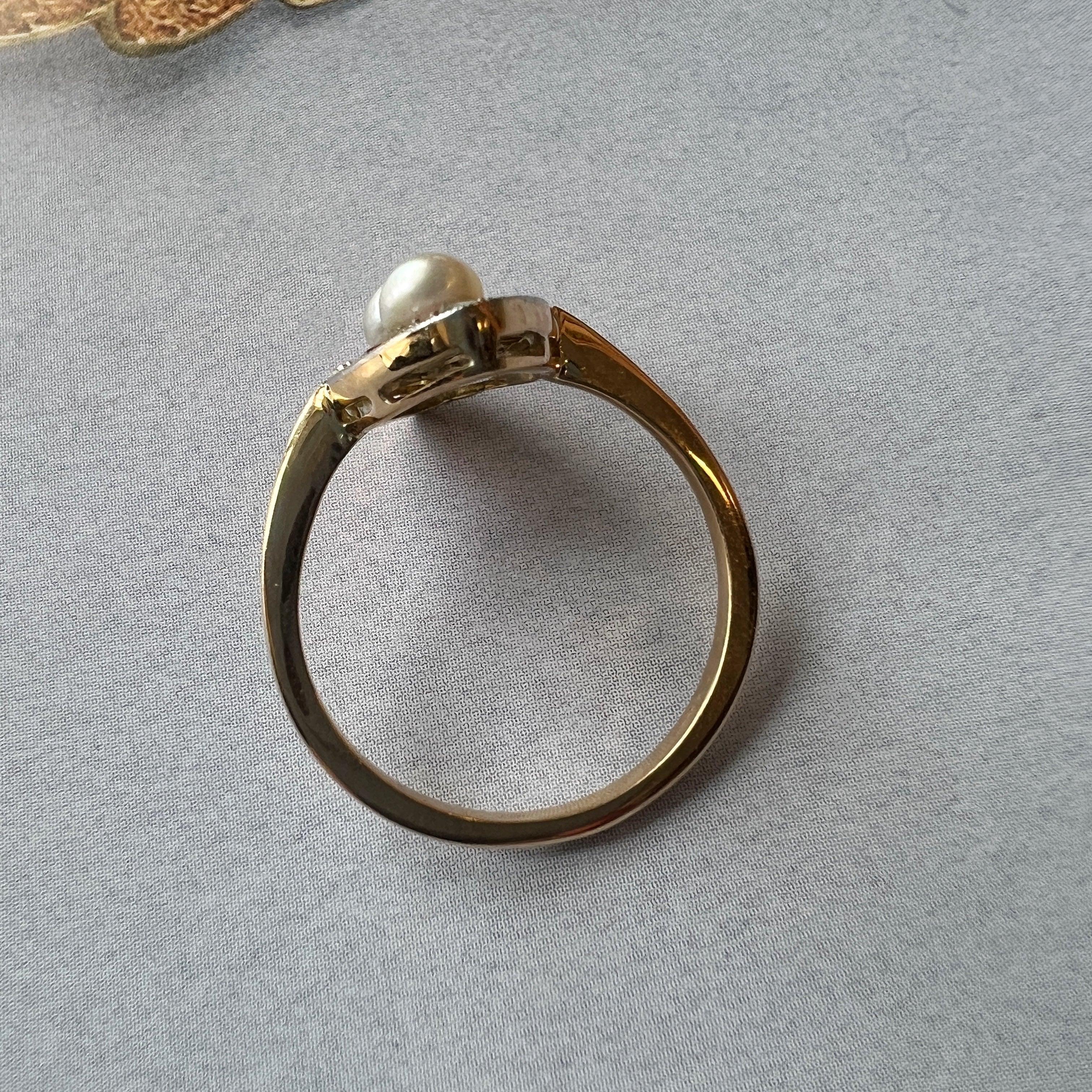 Art Deco era 18K gold pearl ruby diamond ring - Curiously timeless
