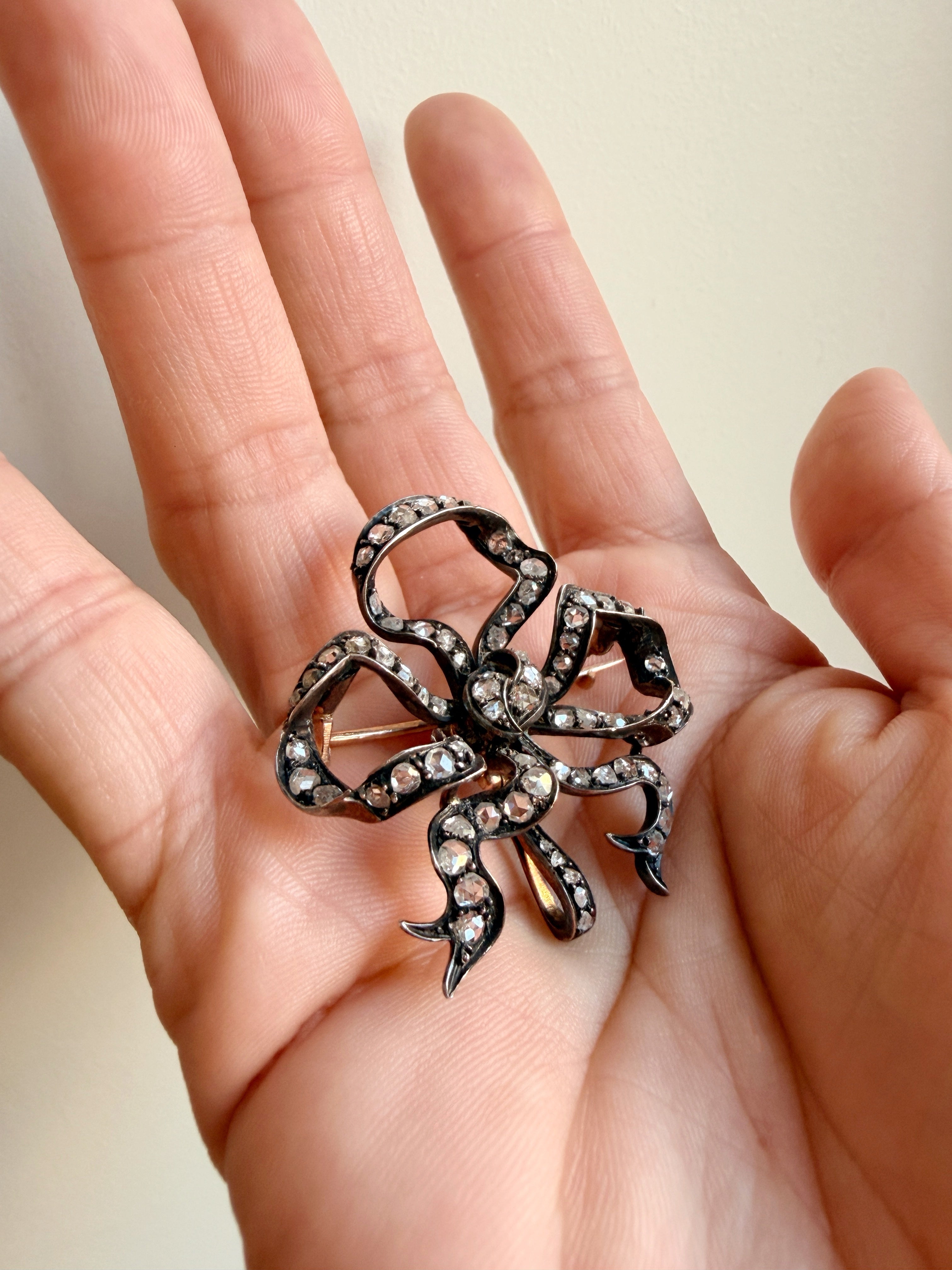 Large Victorian era 18K gold Diamond Bow Brooch