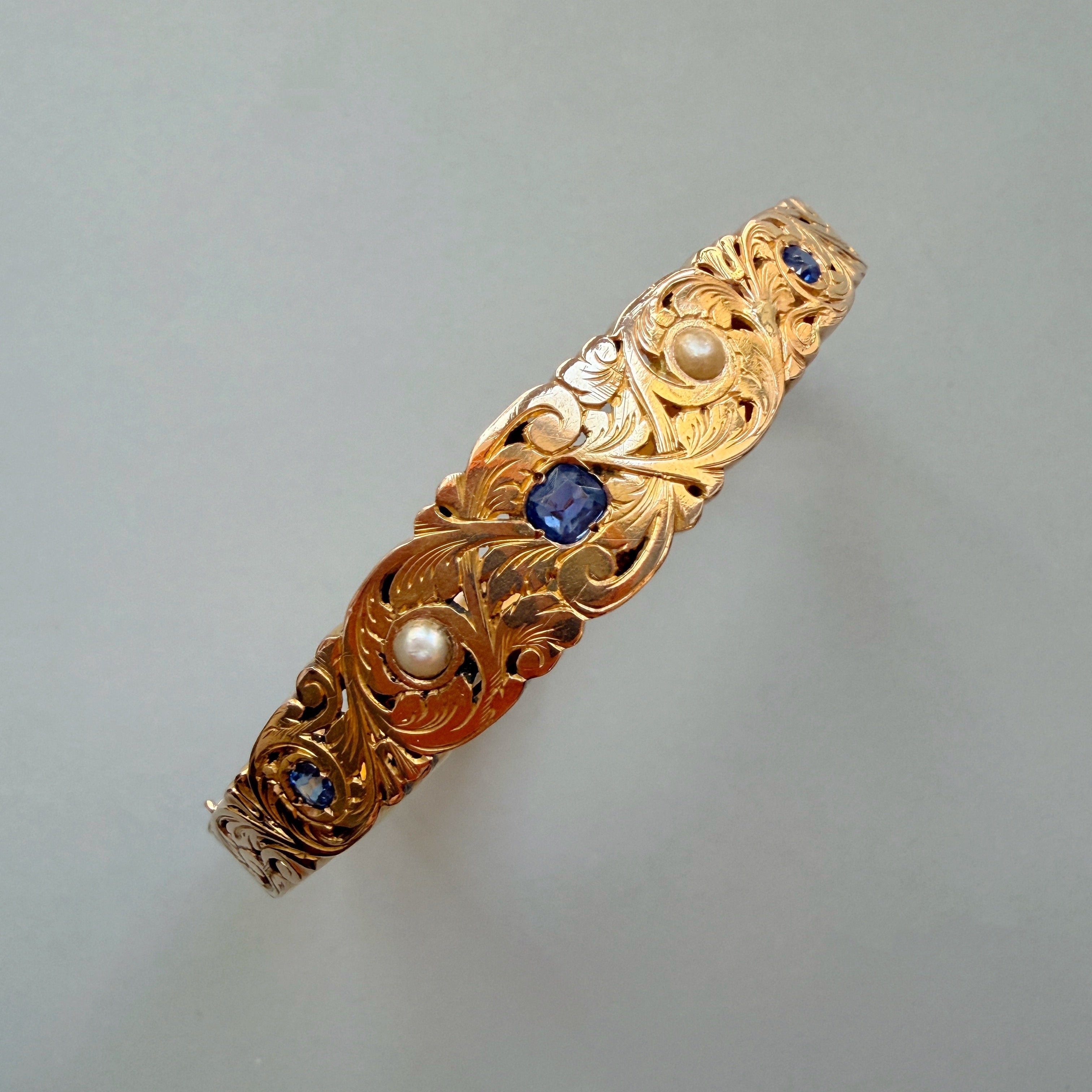 Art Nouveau era 18K gold sapphire pearl bracelet