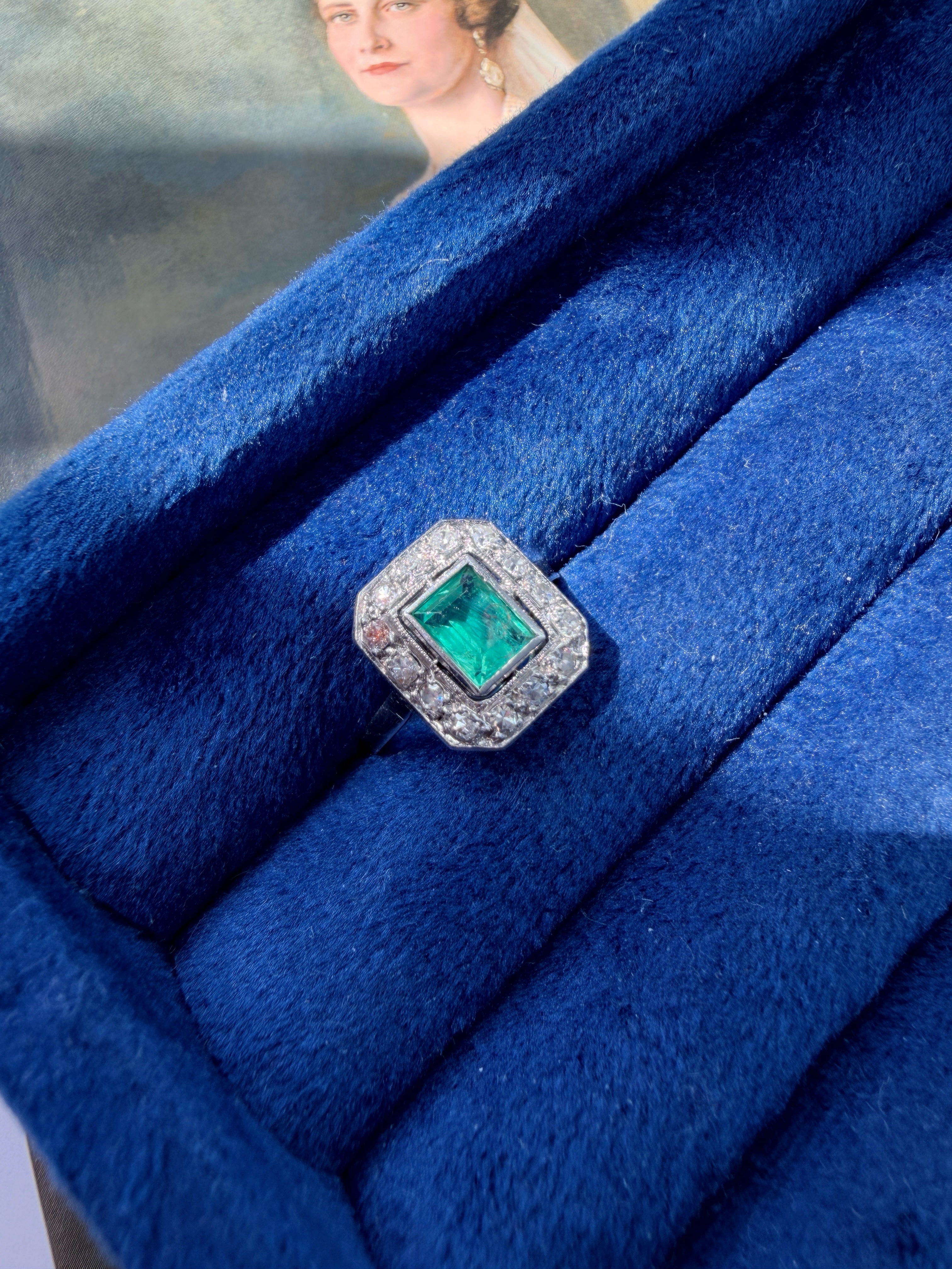 French Art Deco Emerald Diamond Platinum Ring