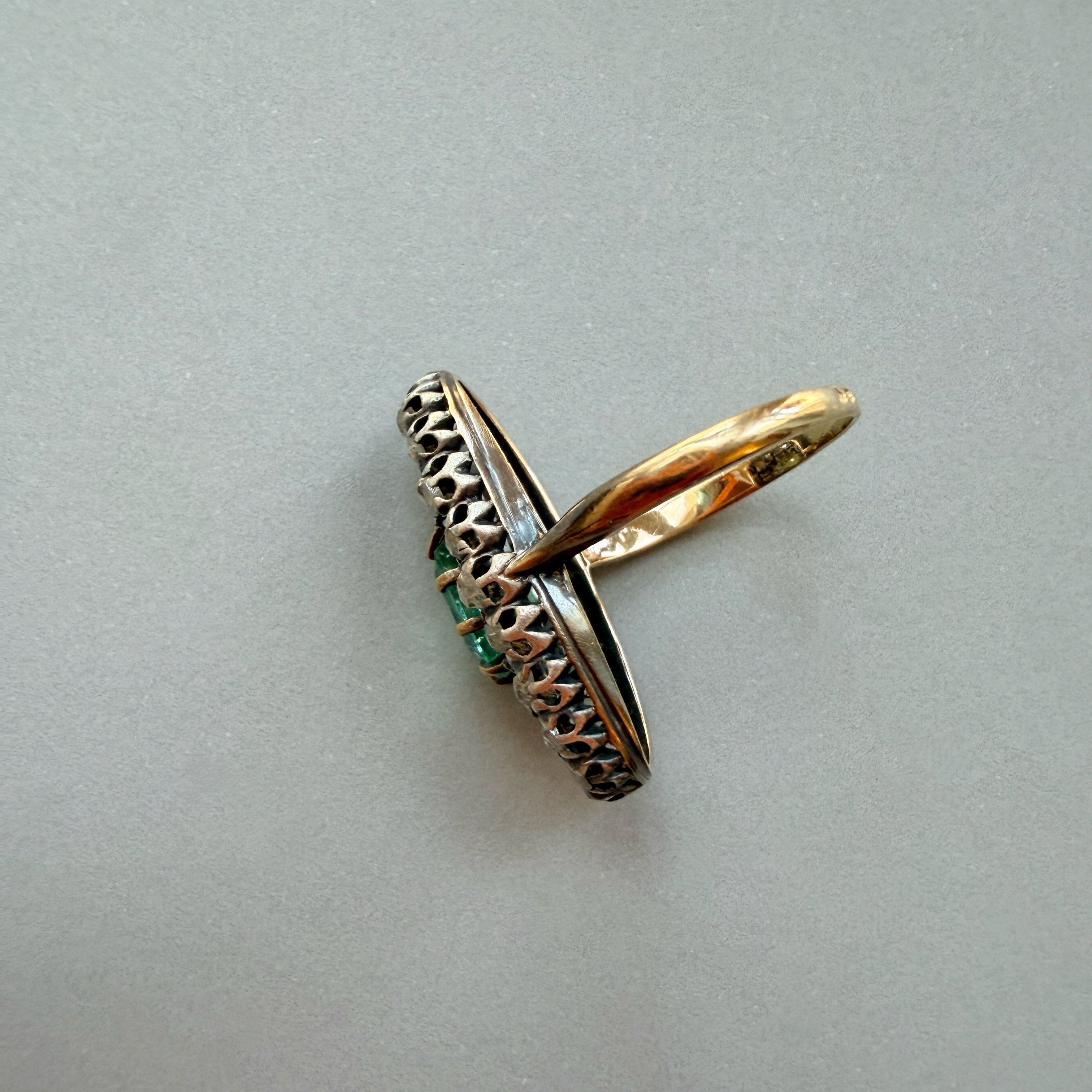 Victorian era 18K gold emerald diamond ring