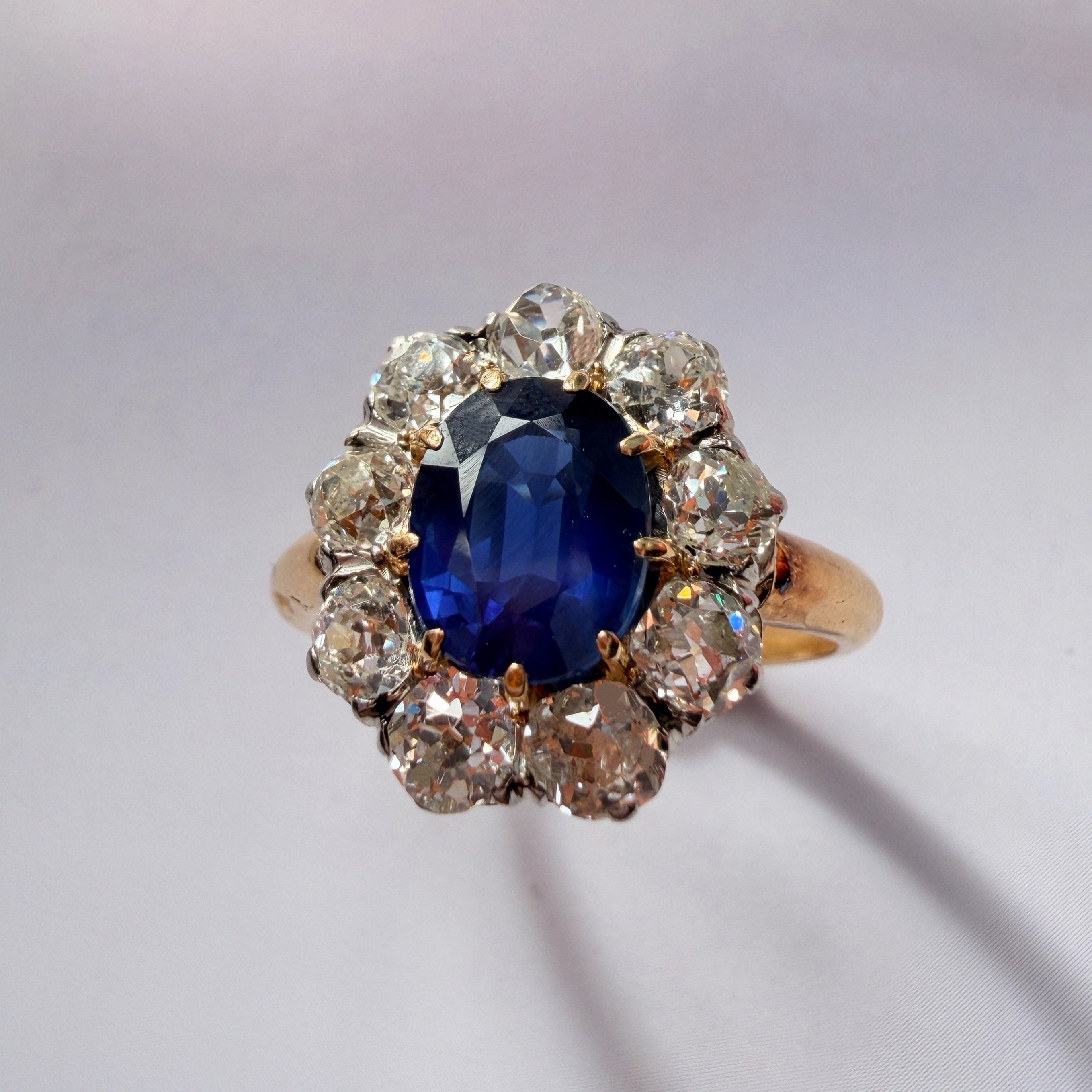 Antique 18K gold certified natural blue sapphire and diamonds ring