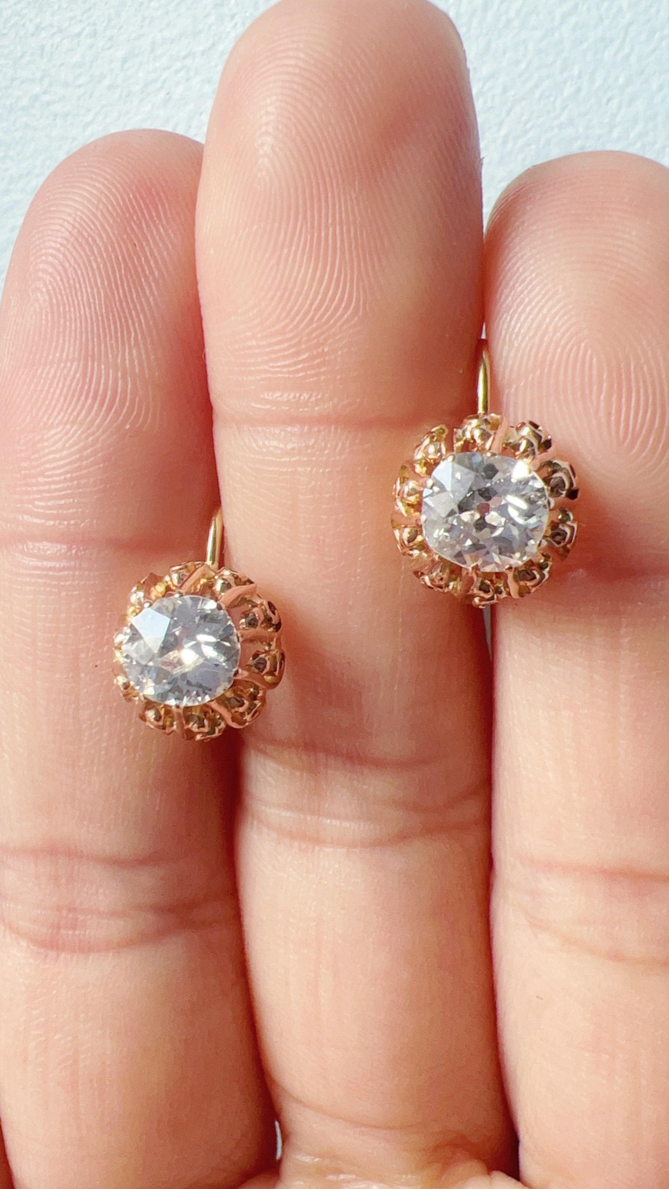 Antique 18K gold solitaire diamond earrings - Curiously timeless