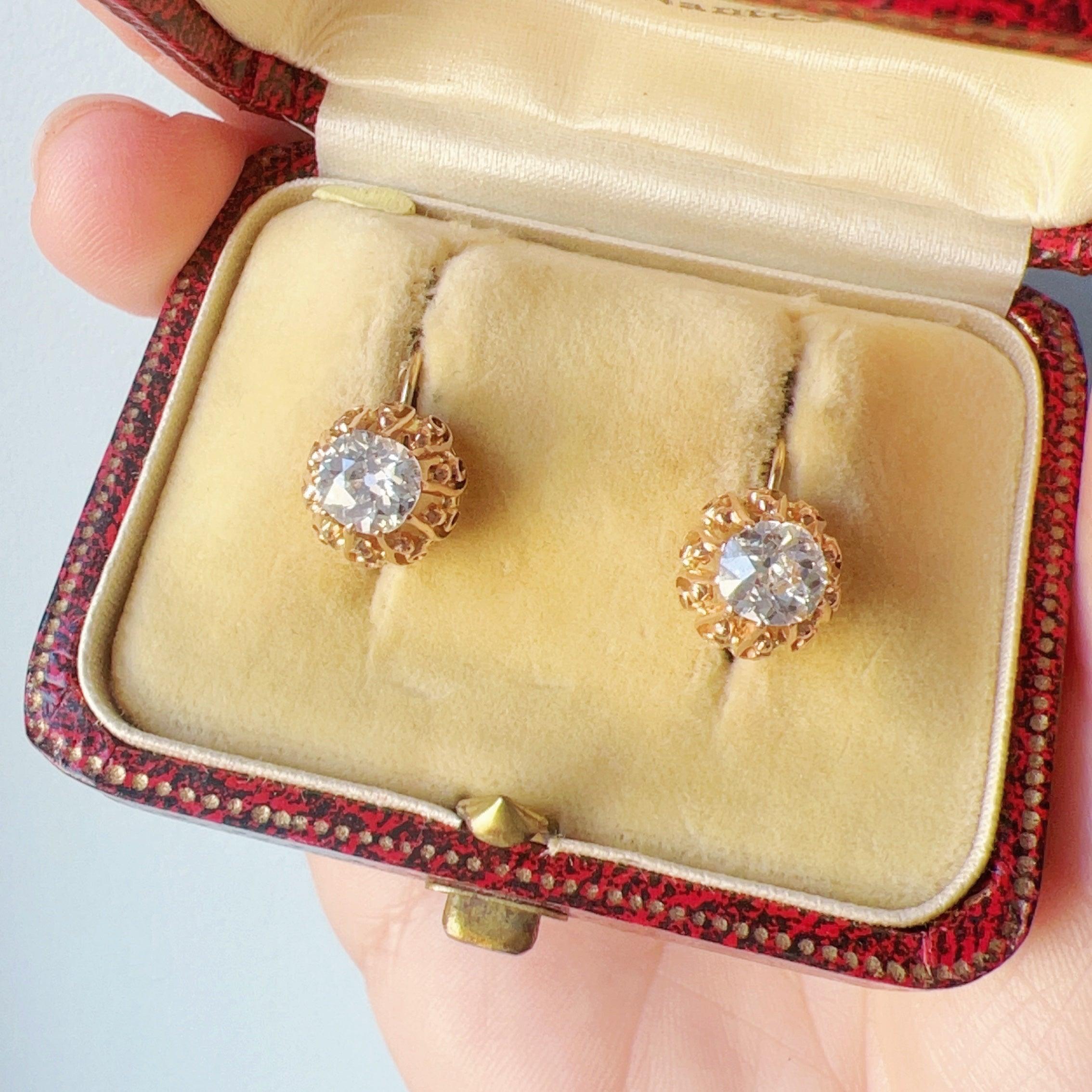 Antique 18K gold solitaire diamond earrings - Curiously timeless