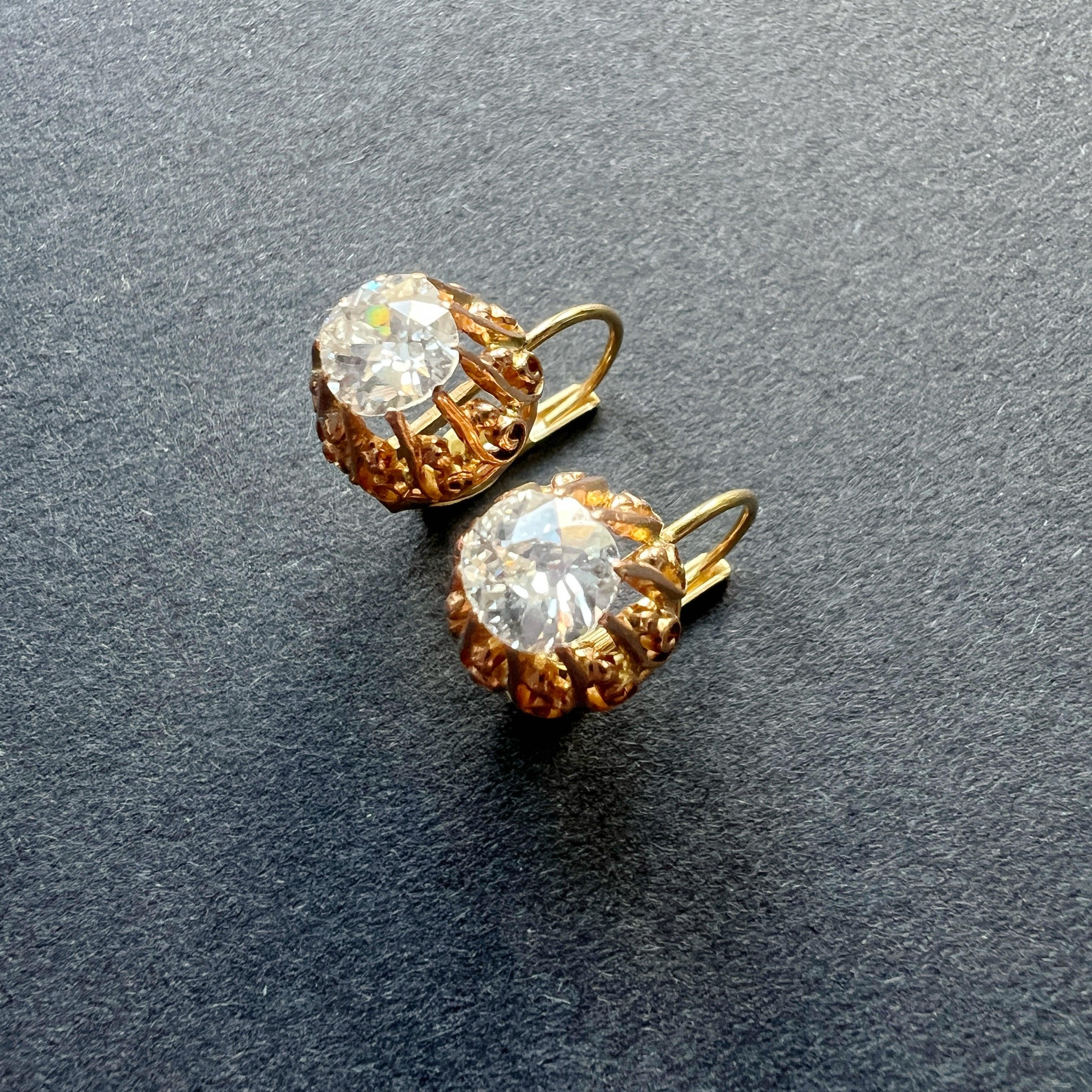 Antique 18K gold solitaire diamond earrings - Curiously timeless