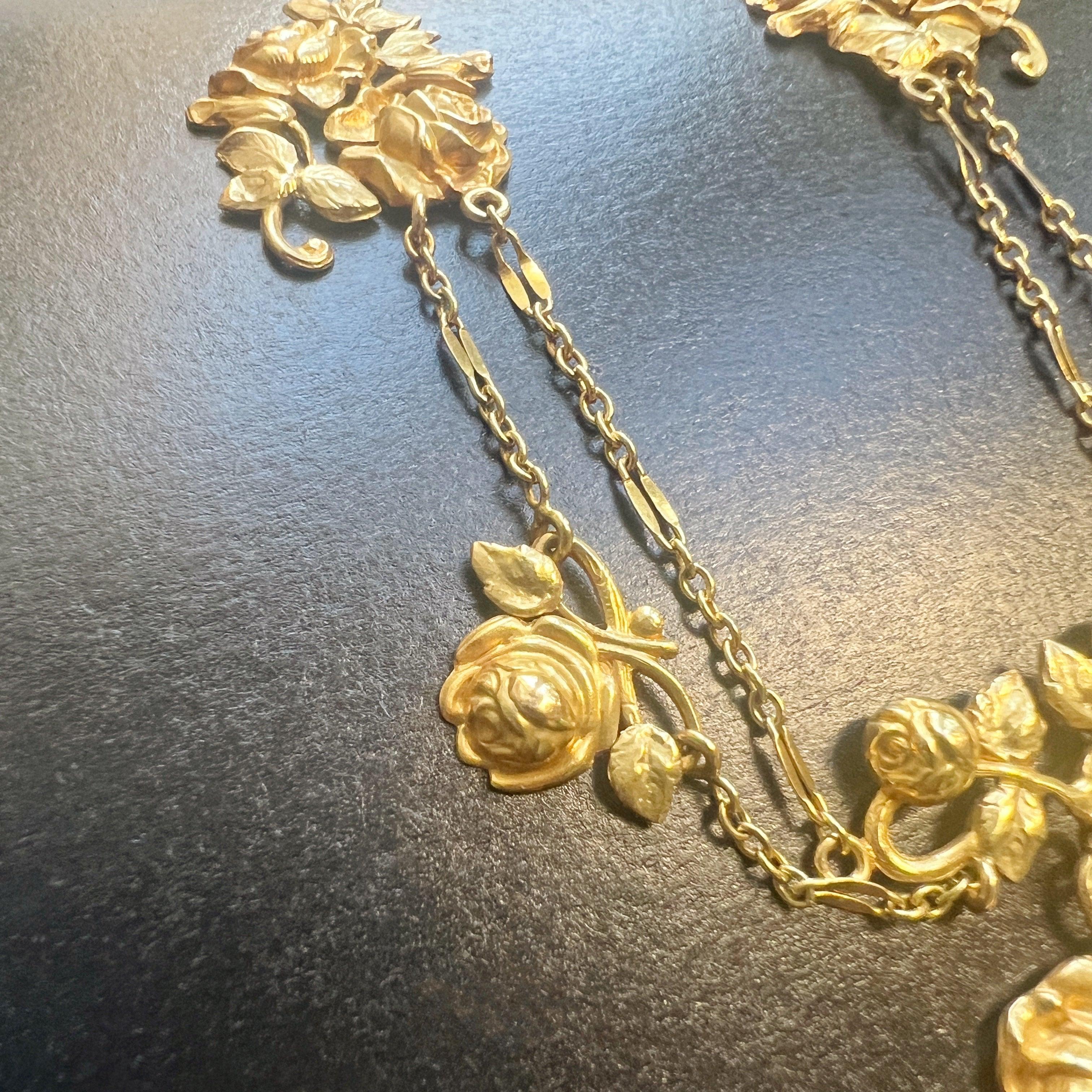 Art Nouveau 18K gold rose flower necklace - Curiously timeless