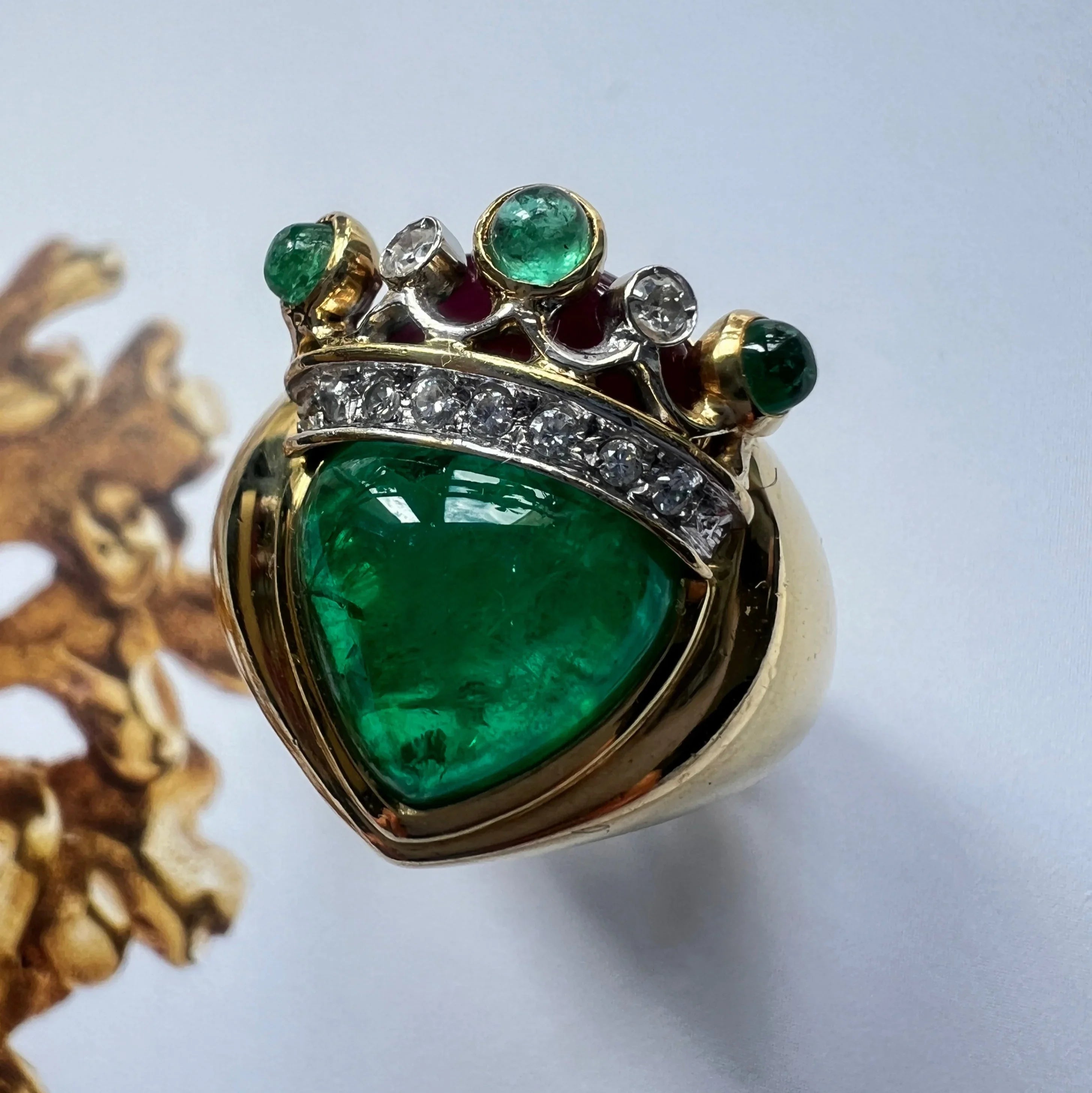 Maria Grazia Baldan 18K yellow gold Emerald & Diamonds crowned heart Ring