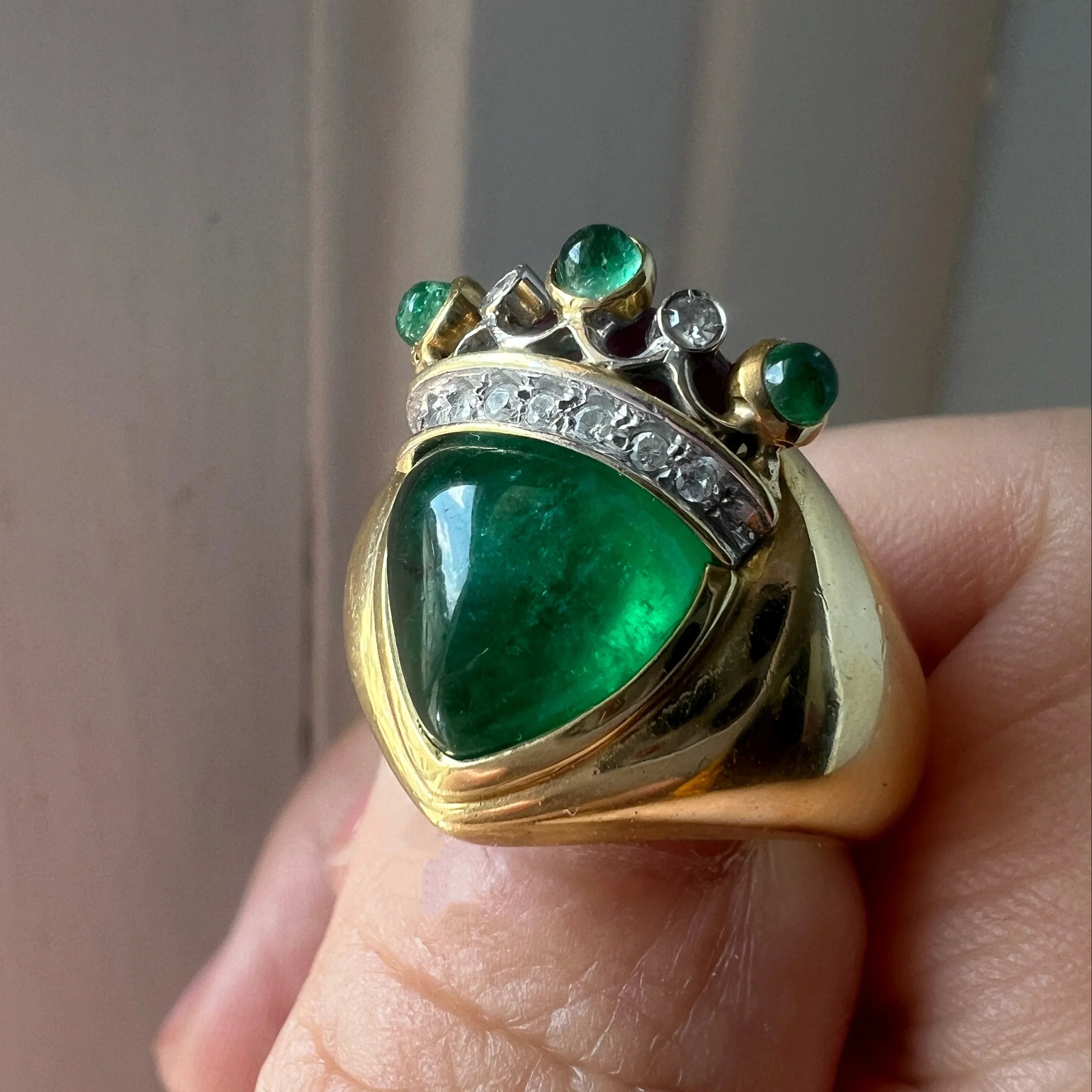 Maria Grazia Baldan 18K yellow gold Emerald & Diamonds crowned heart Ring