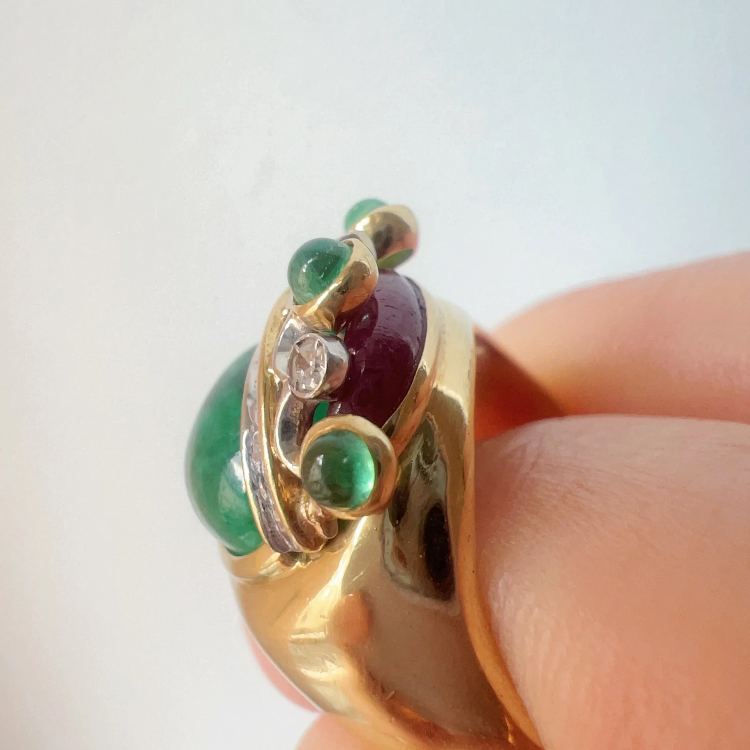 Maria Grazia Baldan 18K gold Emerald Ruby Diamonds crowned heart Ring