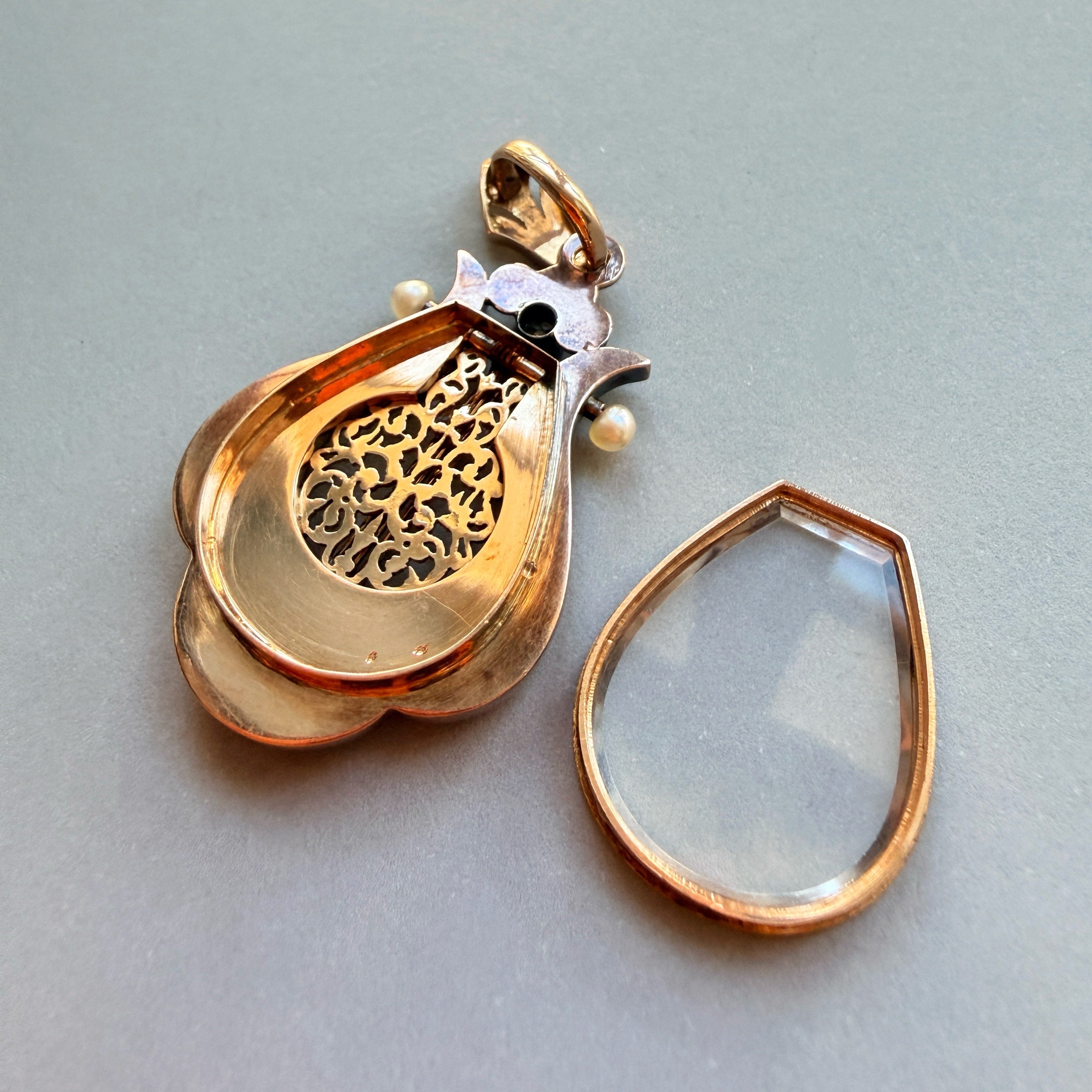 Antique Victorian 18K Gold diamond pearl Vinaigrette Locket