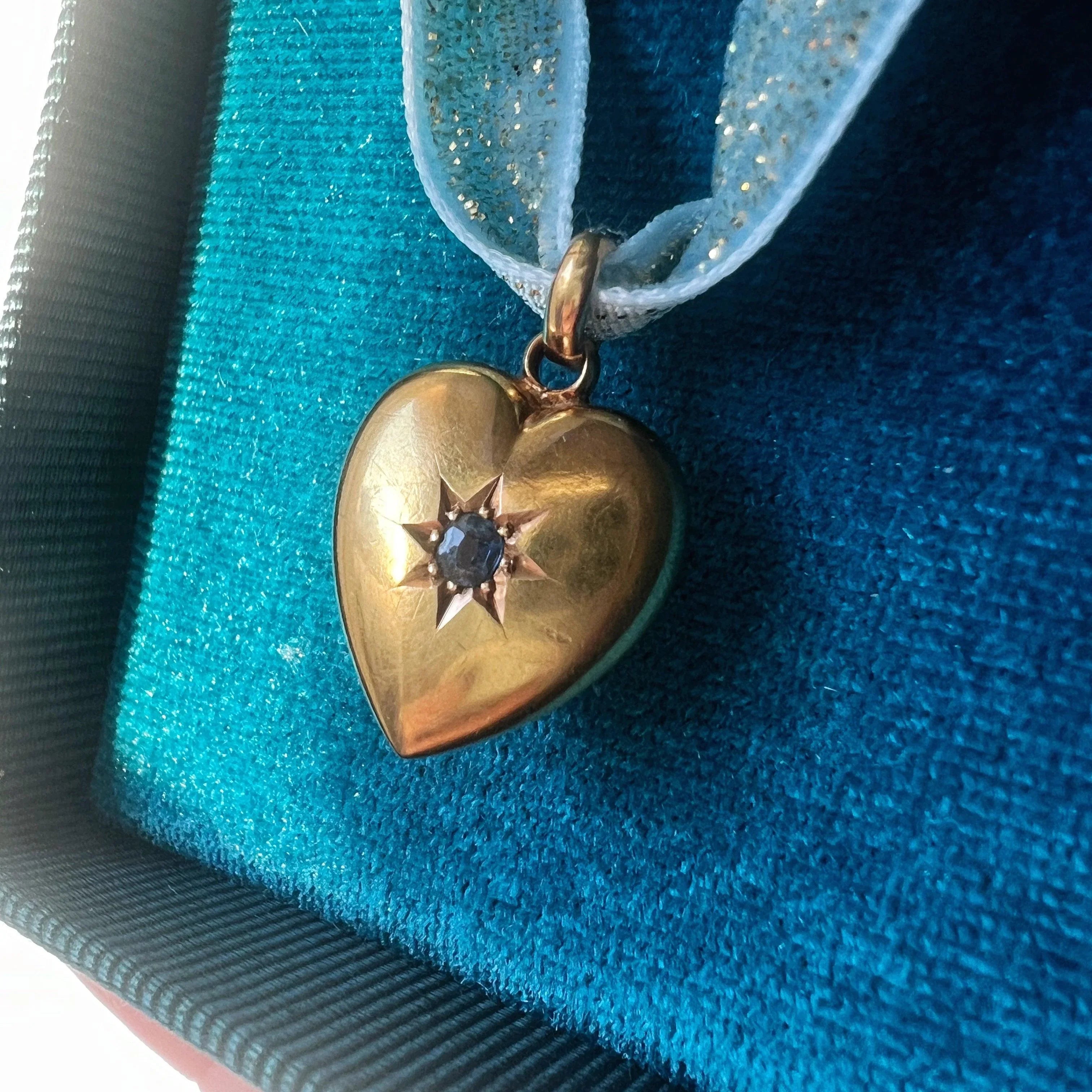 Edwardian 15K gold blue sapphire puffy heart pendant - Curiously timeless