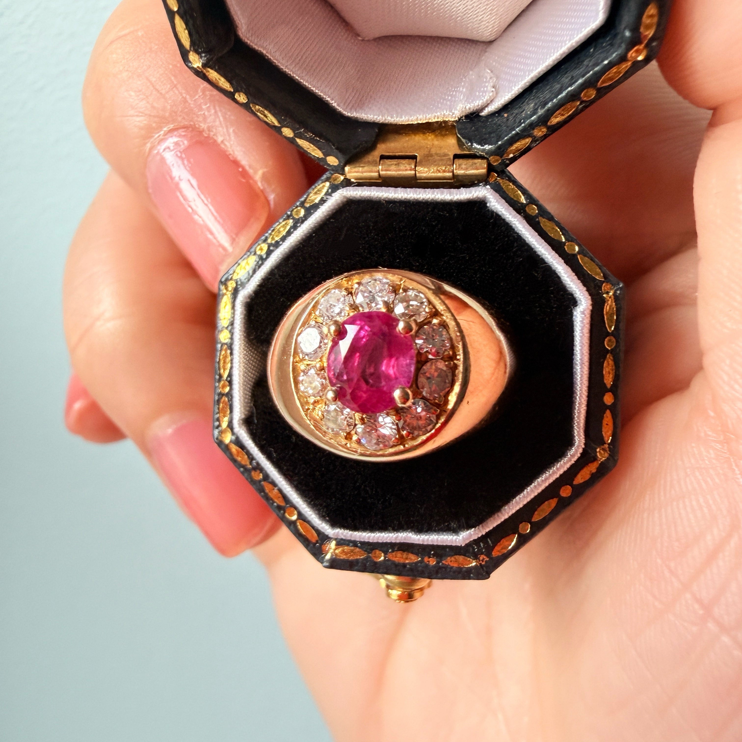 Vintage 18K yellow gold ruby diamond signet ring