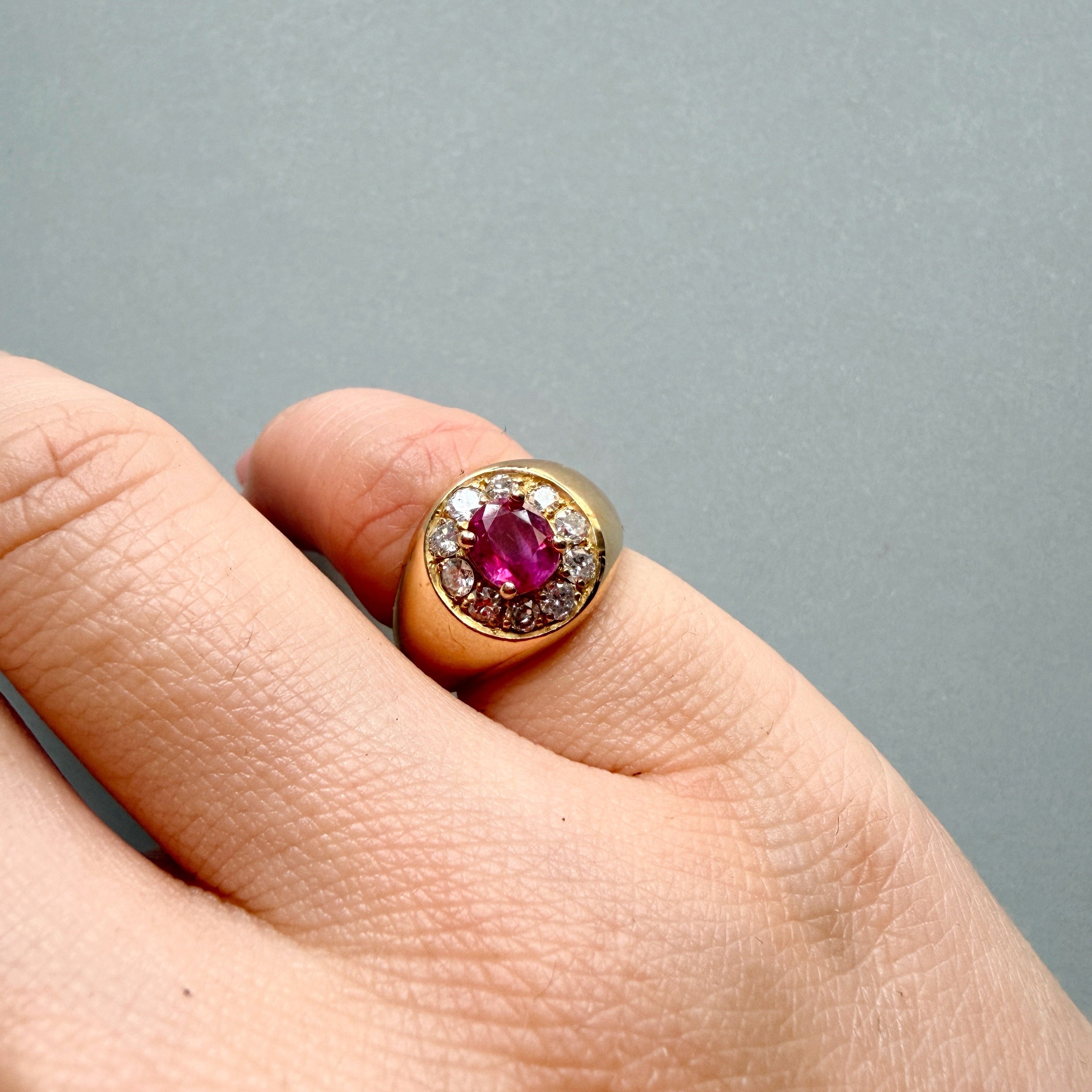 Vintage 18K yellow gold ruby diamond signet ring