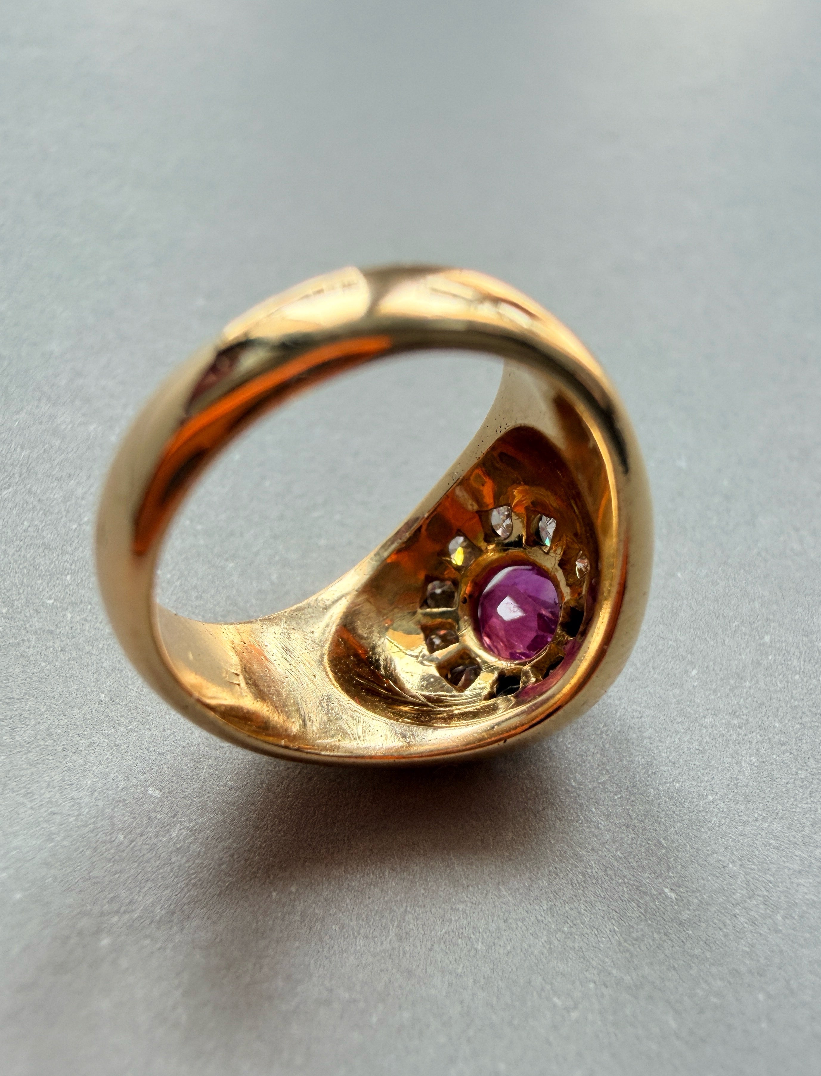 Vintage 18K yellow gold ruby diamond signet ring