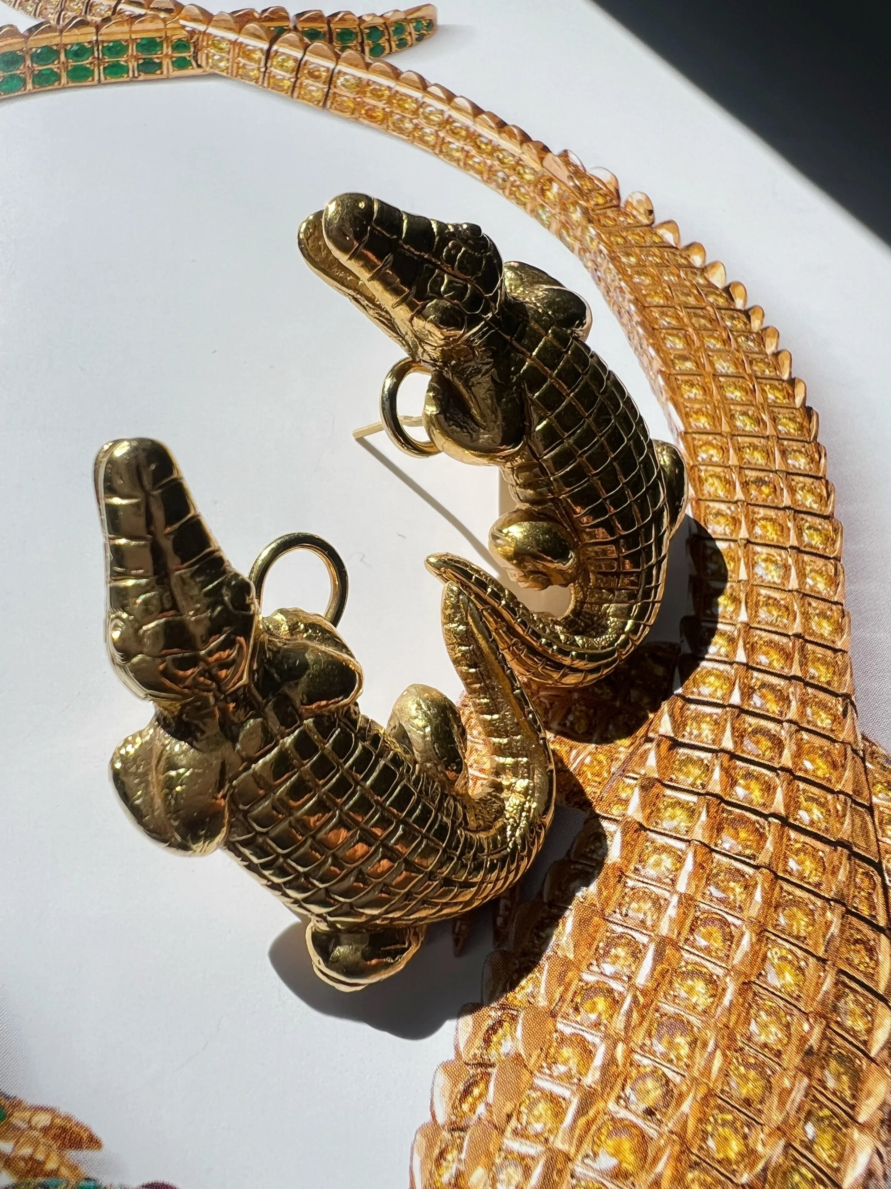Magnificent Vintage 18K Yellow Gold Crocodile Earrings