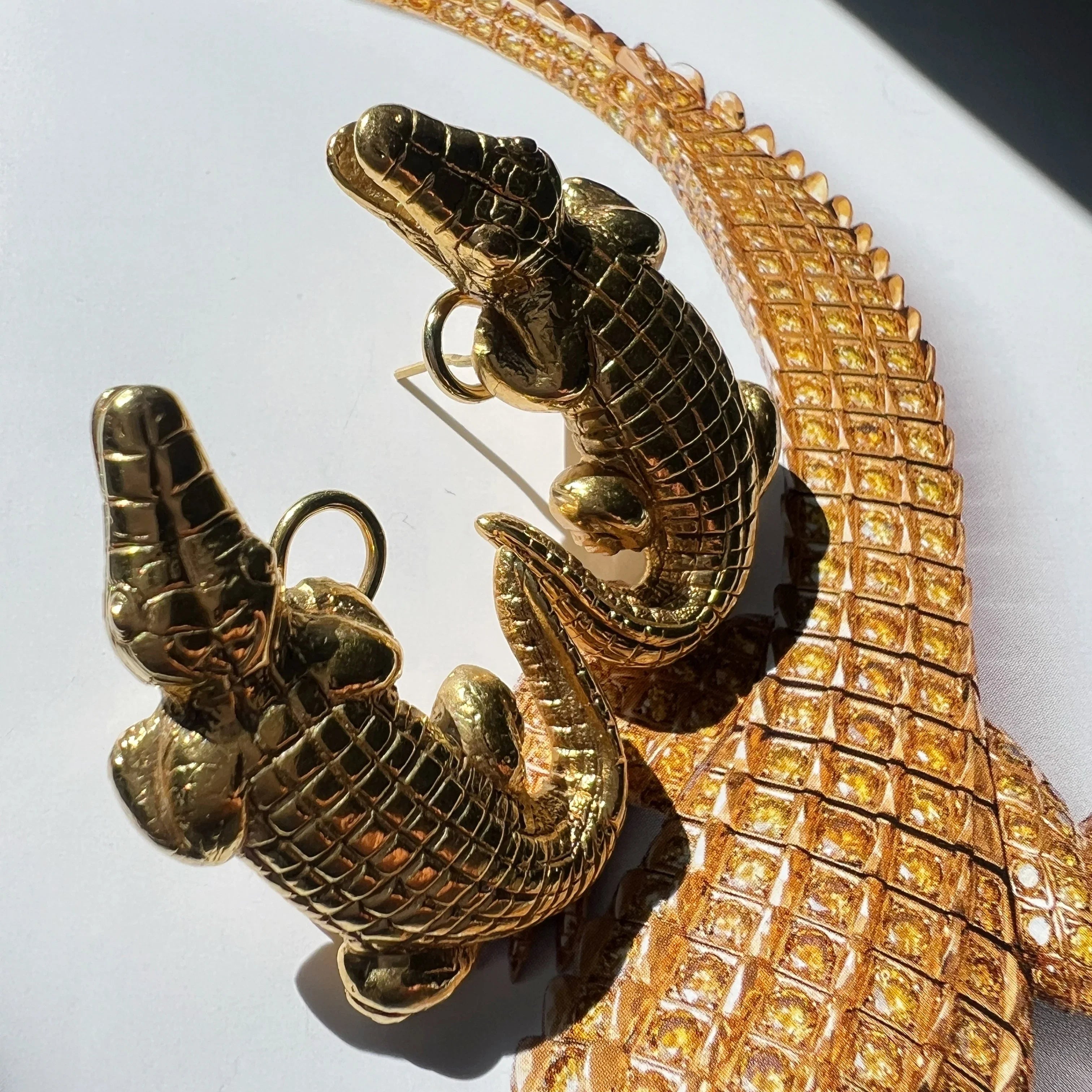 Magnificent Vintage 18K Yellow Gold Crocodile Earrings