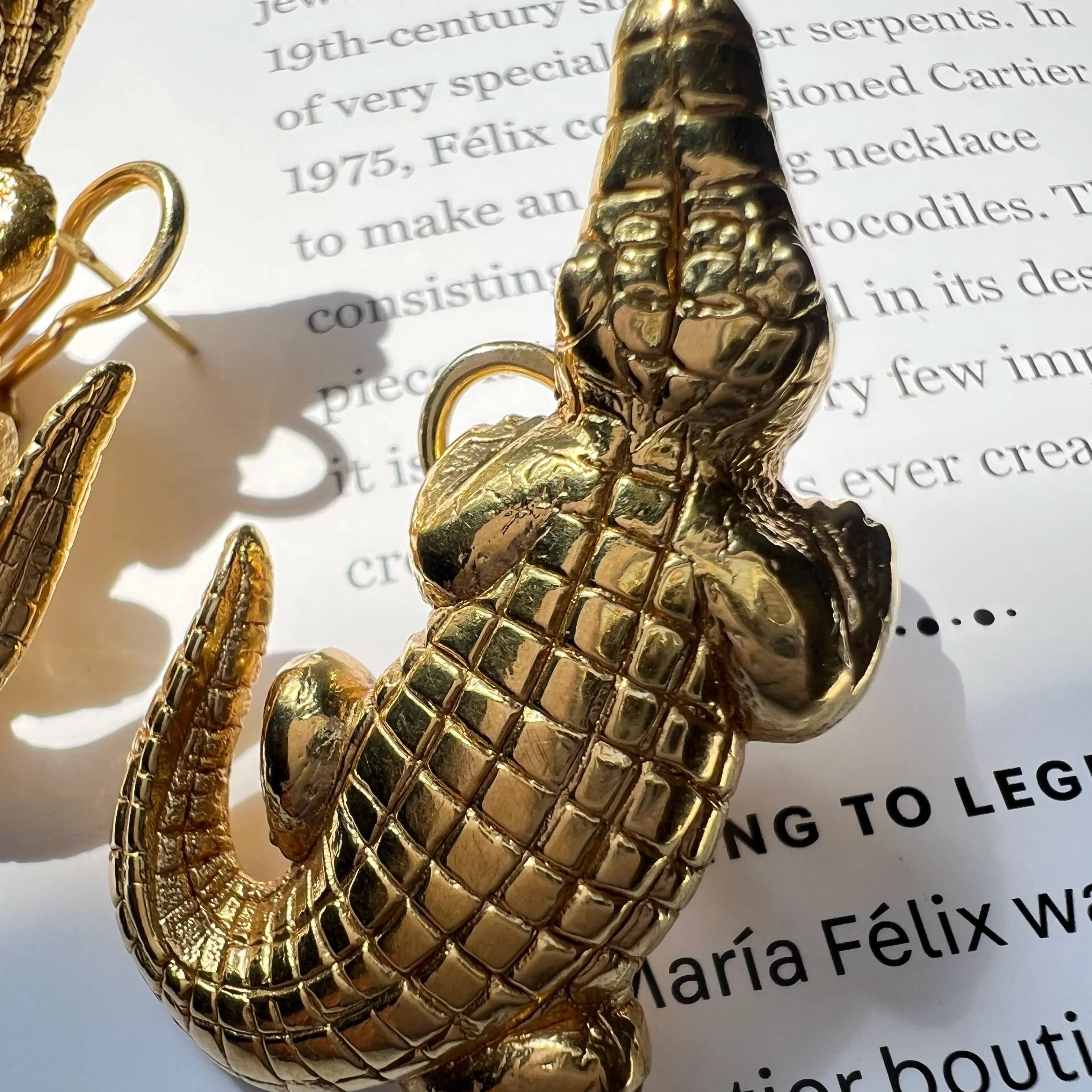 Magnificent Vintage 18K Yellow Gold Crocodile Earrings
