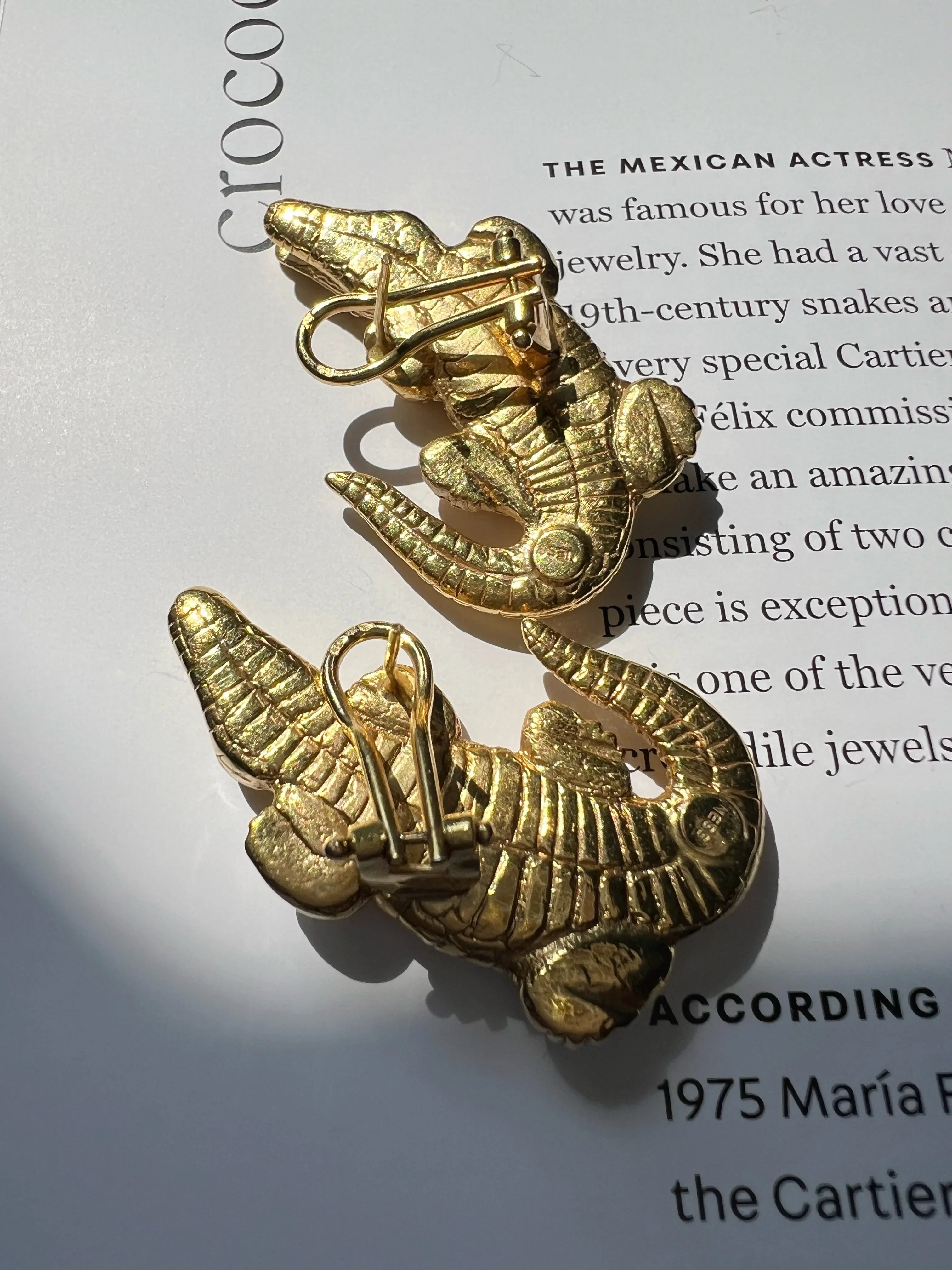Magnificent Vintage 18K Yellow Gold Crocodile Earrings