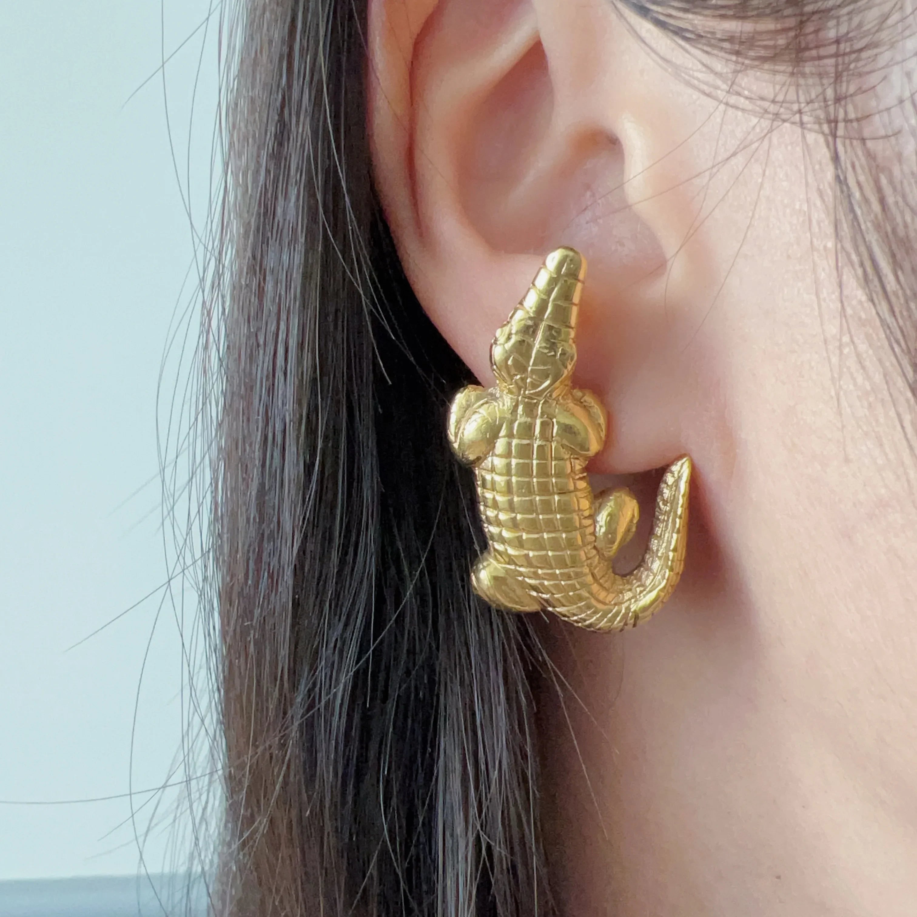 Magnificent Vintage 18K Yellow Gold Crocodile Earrings