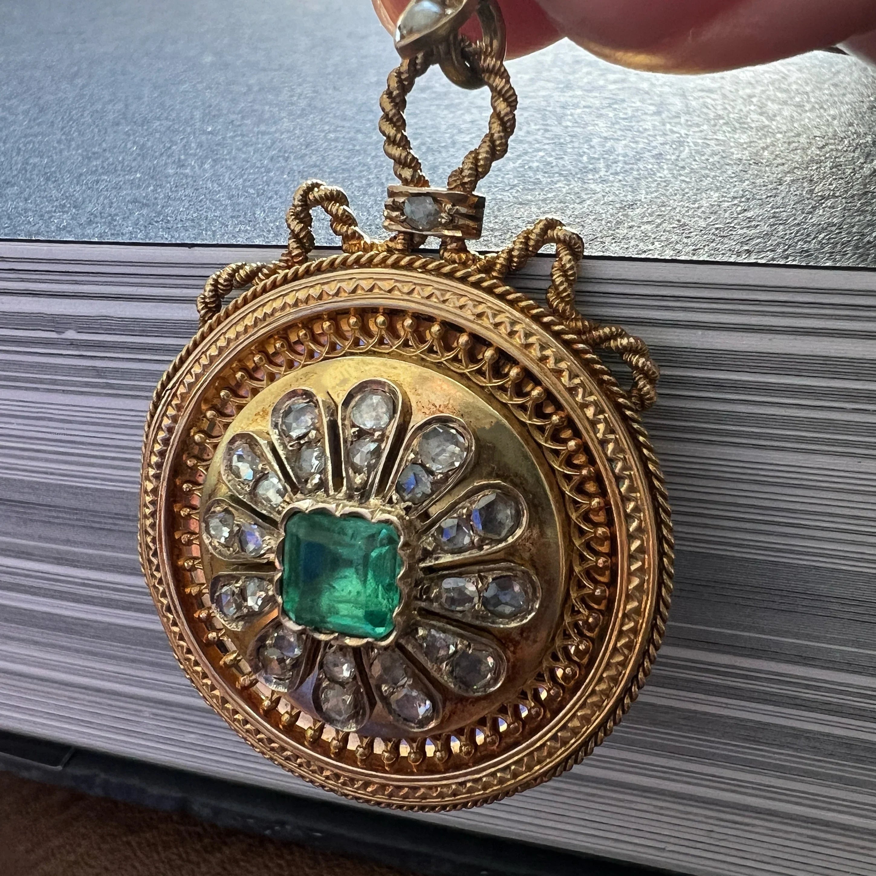 Victorian 18K gold LFG certified natural Colombian Emerald Diamonds locket