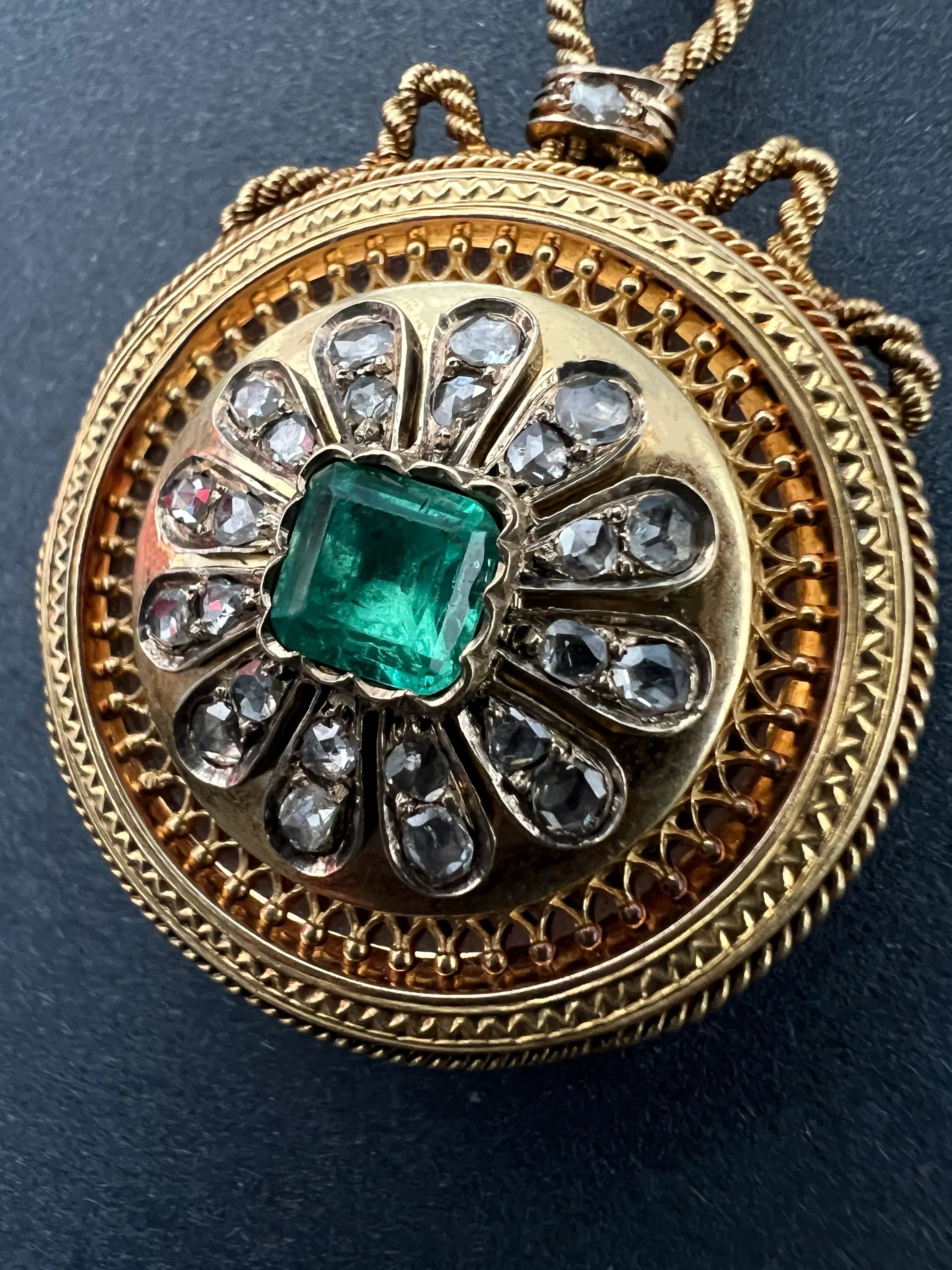 Victorian 18K gold LFG certified natural Colombian Emerald Diamonds locket
