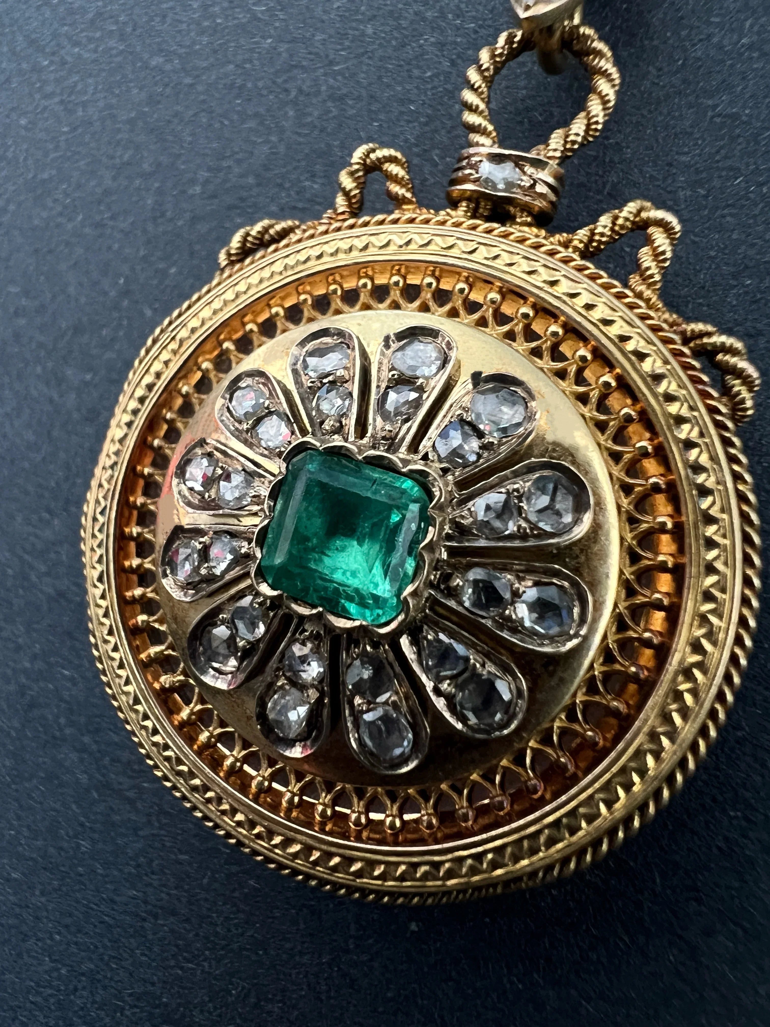 Victorian 18K gold LFG certified natural Colombian Emerald Diamonds locket