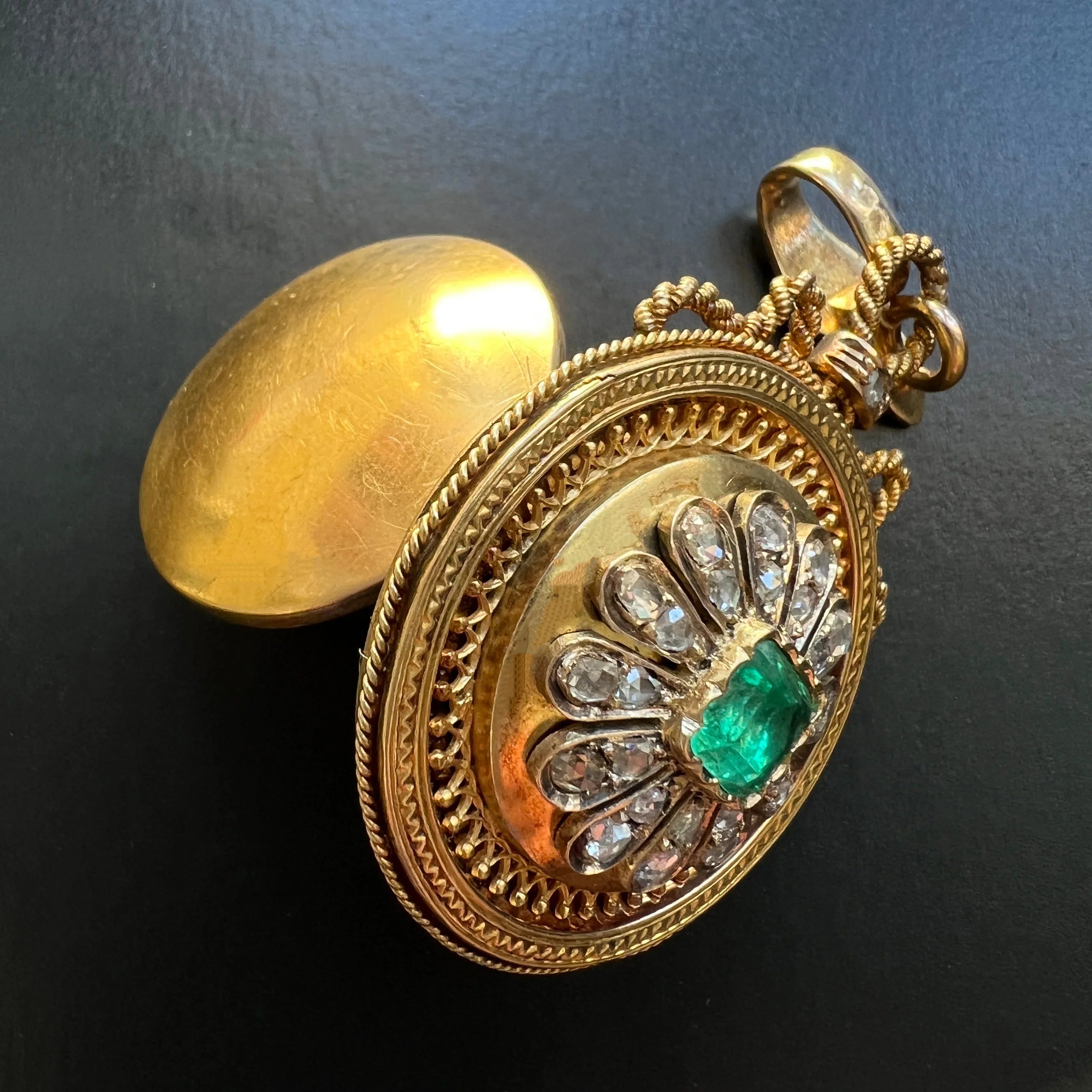 Victorian 18K gold LFG certified natural Colombian Emerald Diamonds locket