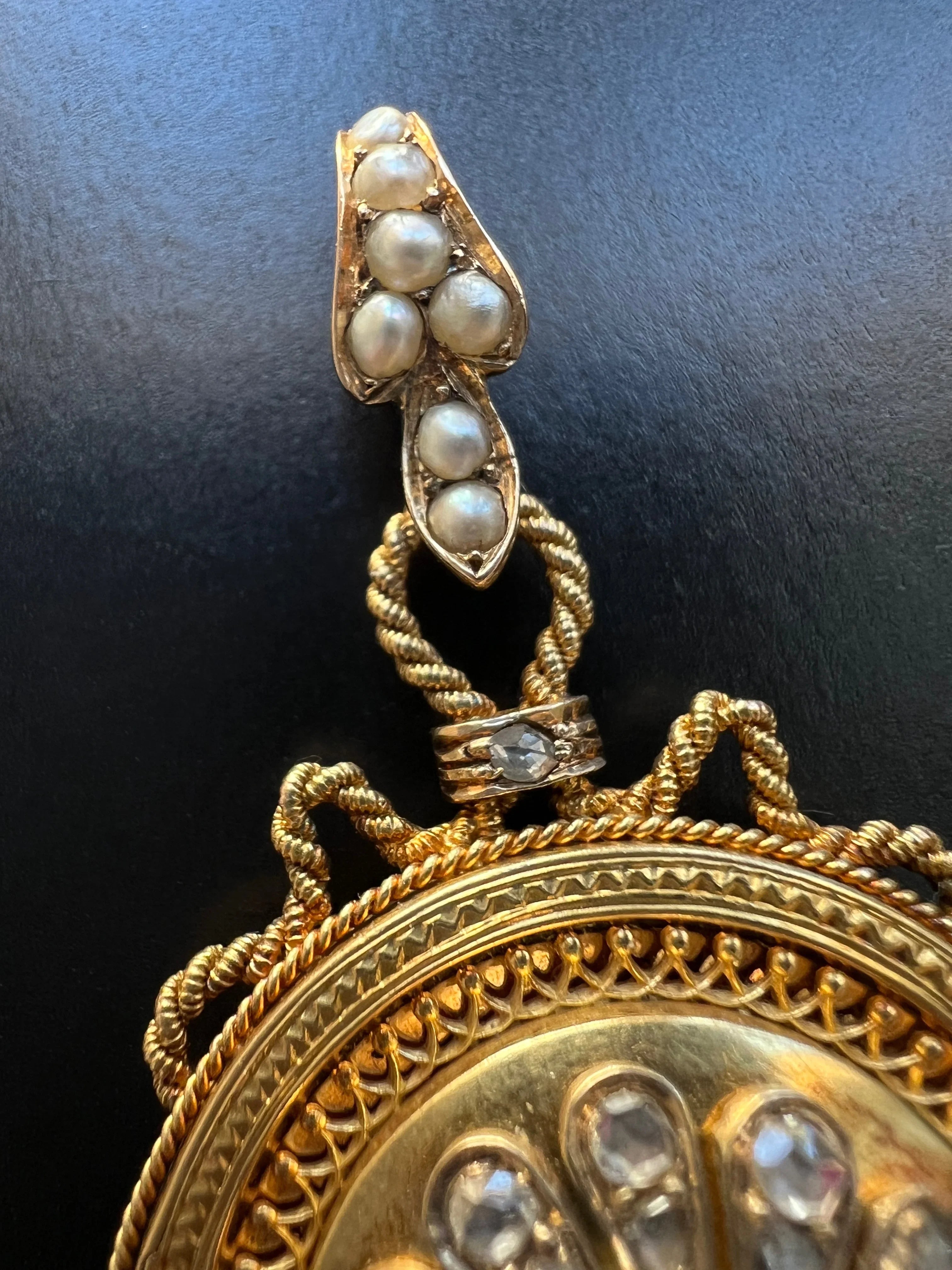 Victorian 18K gold LFG certified natural Colombian Emerald Diamonds locket