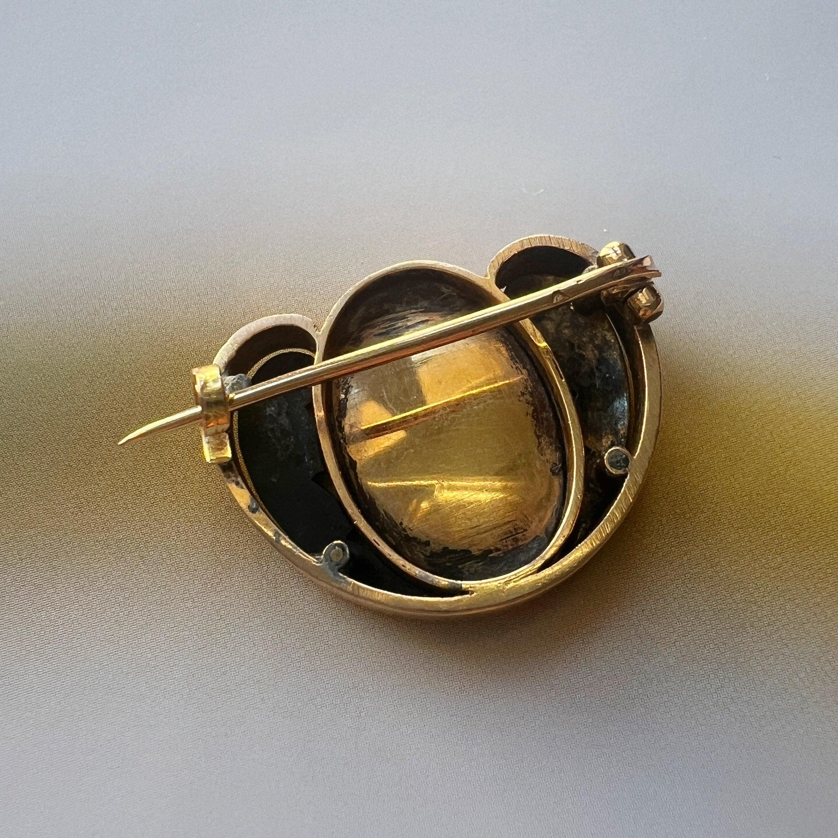 Victorian 18K gold cupid butterfly rose cut diamond brooch - Curiously timeless