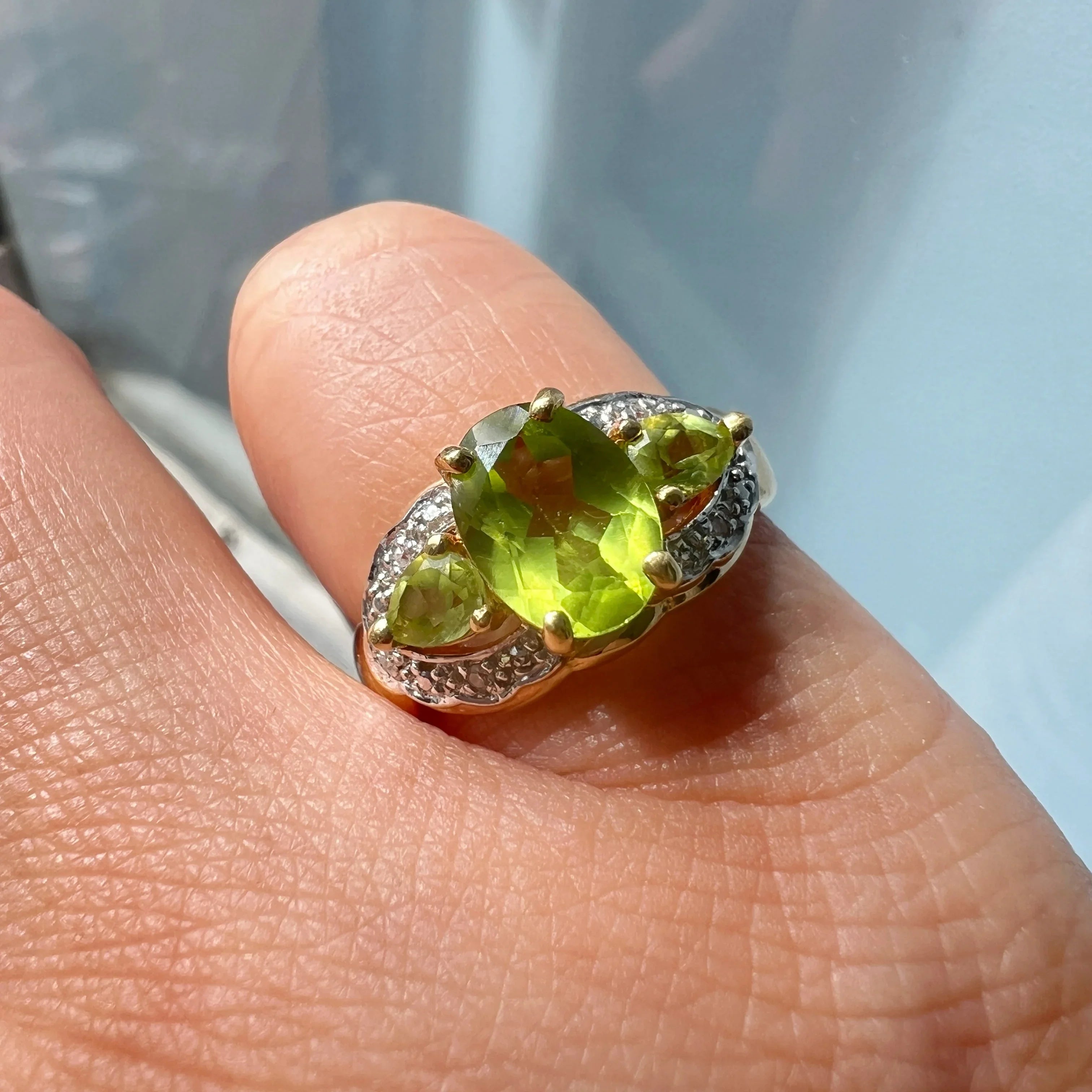 Antique 18K gold peridot diamond ring