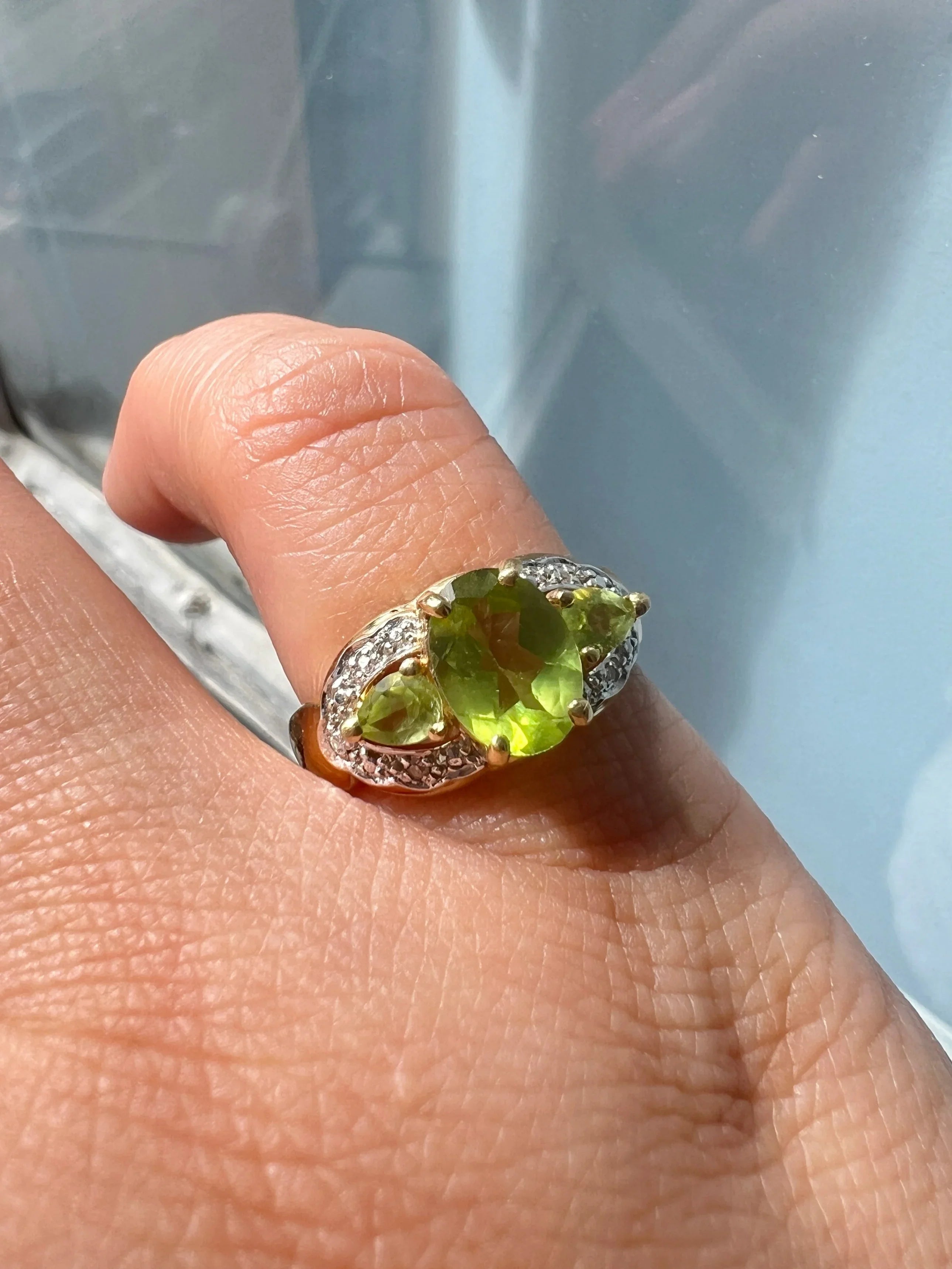 Antique 18K gold peridot diamond ring