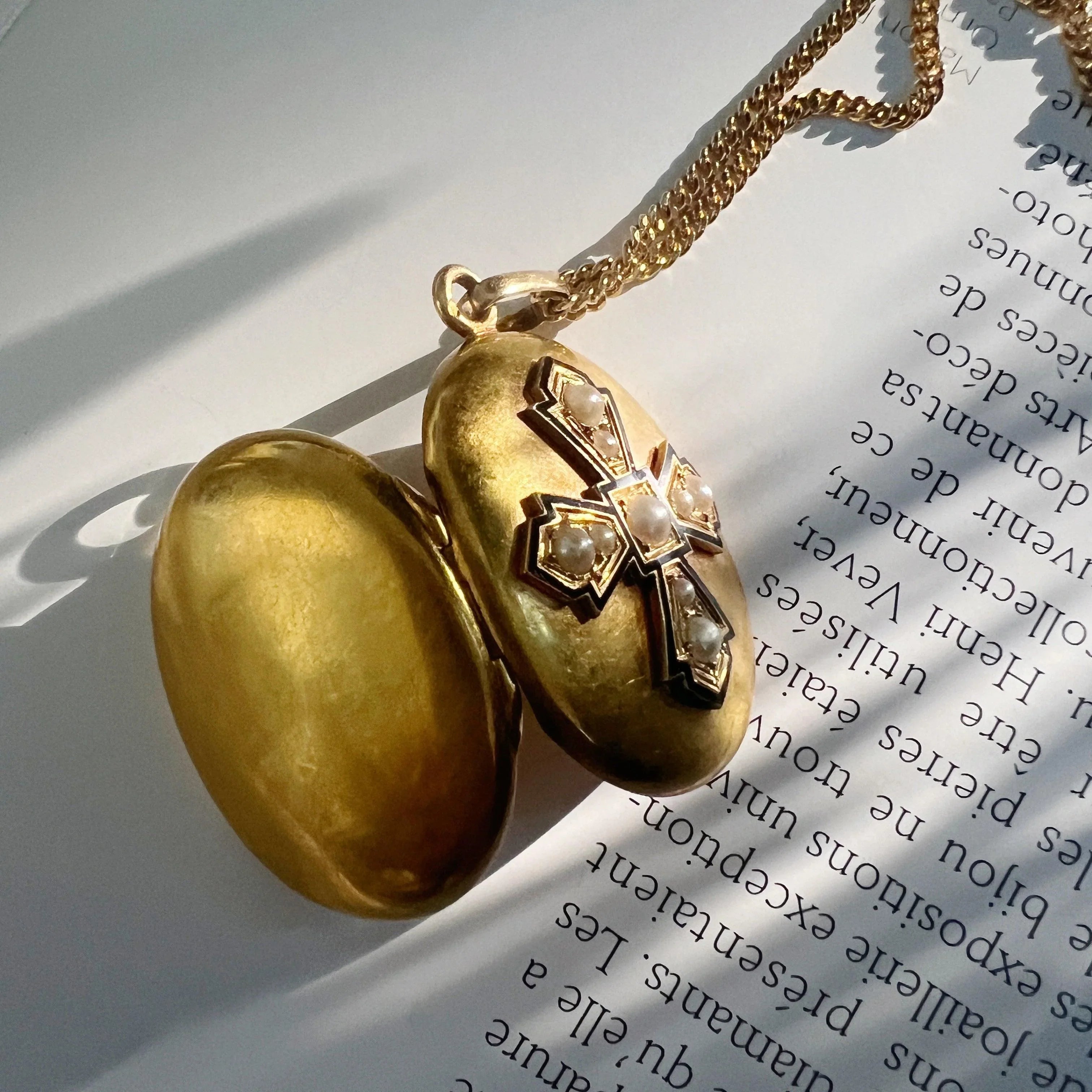 Victorian era 18K gold black enamel pearl locket pendant - Curiously timeless