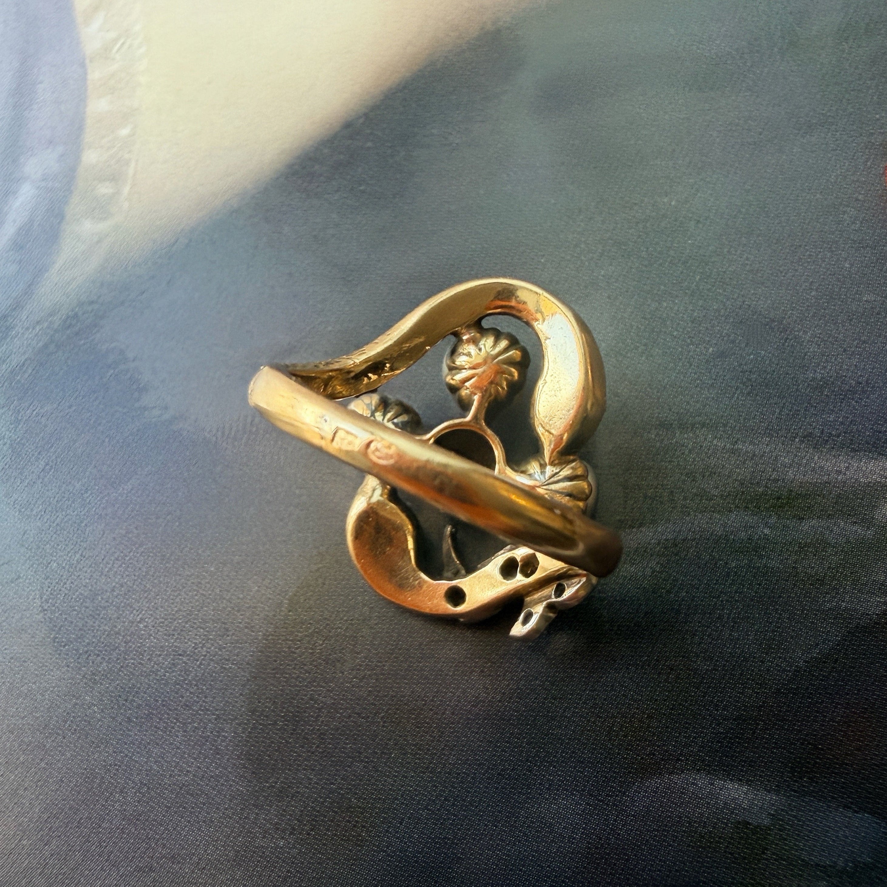 Victorian era 18K gold LFG certified natural pearl snake ring