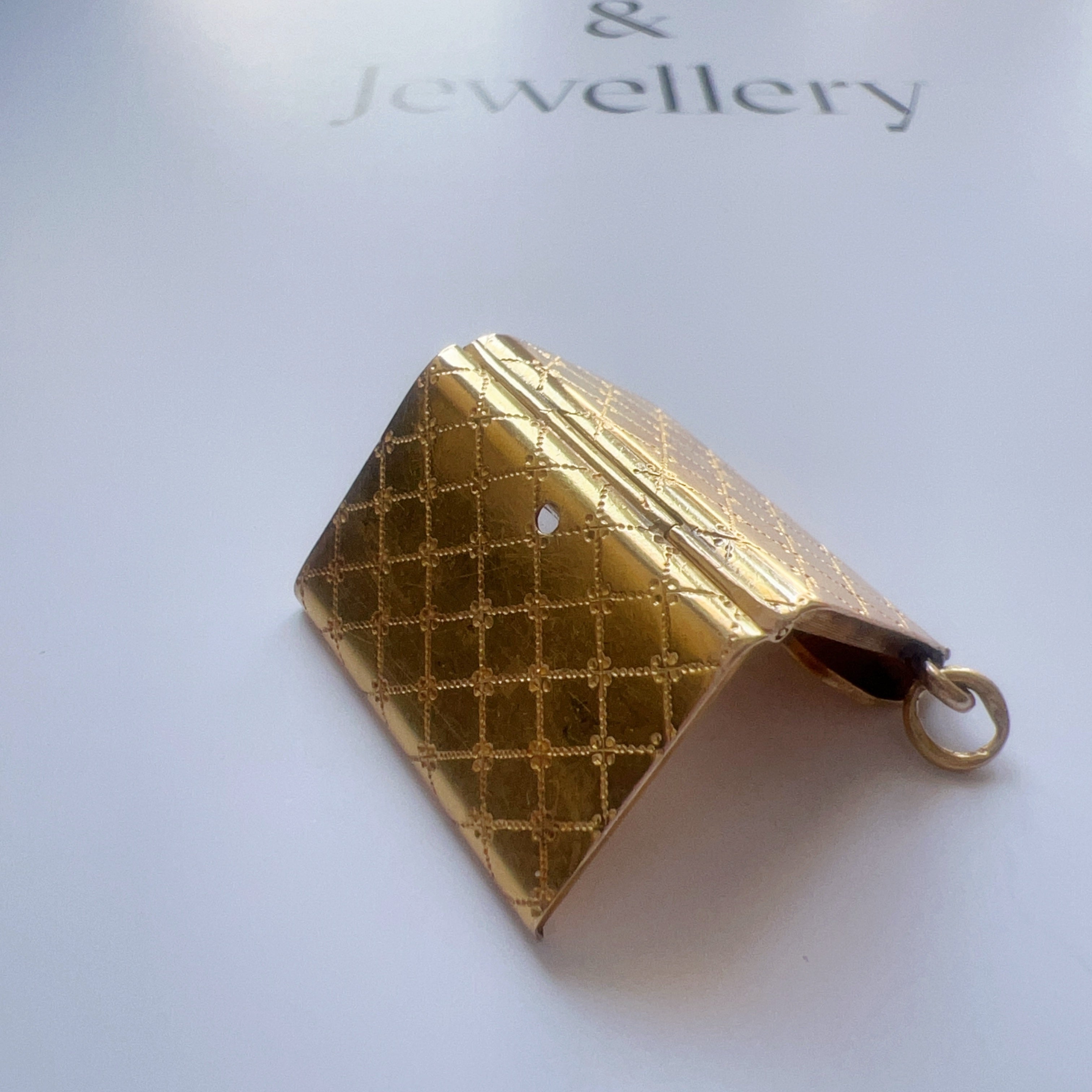 Victorian 18K Yellow Gold natural pearl Purse Locket Pendant