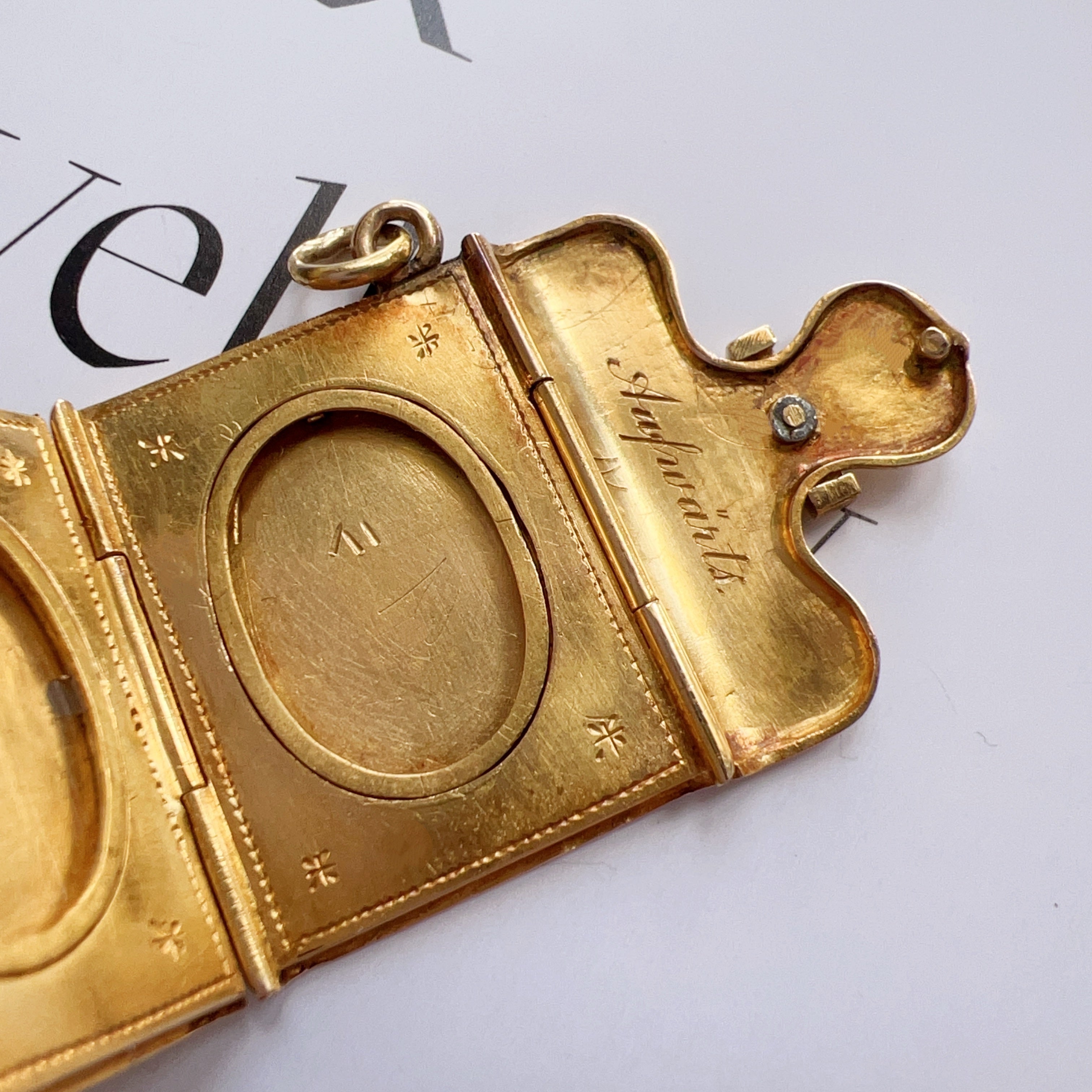 Victorian 18K Yellow Gold natural pearl Purse Locket Pendant
