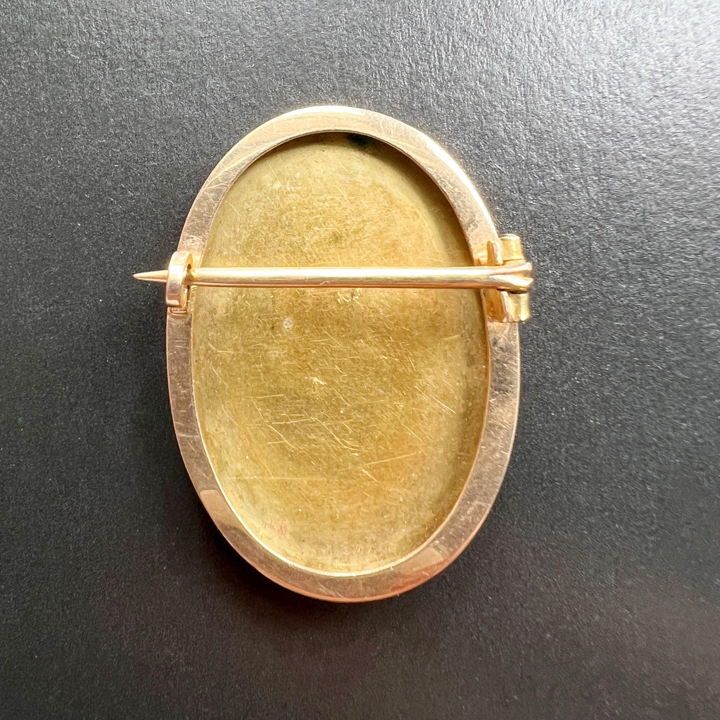 Victorian era 18K gold cherub in majesty enamel diamond brooch - Curiously timeless