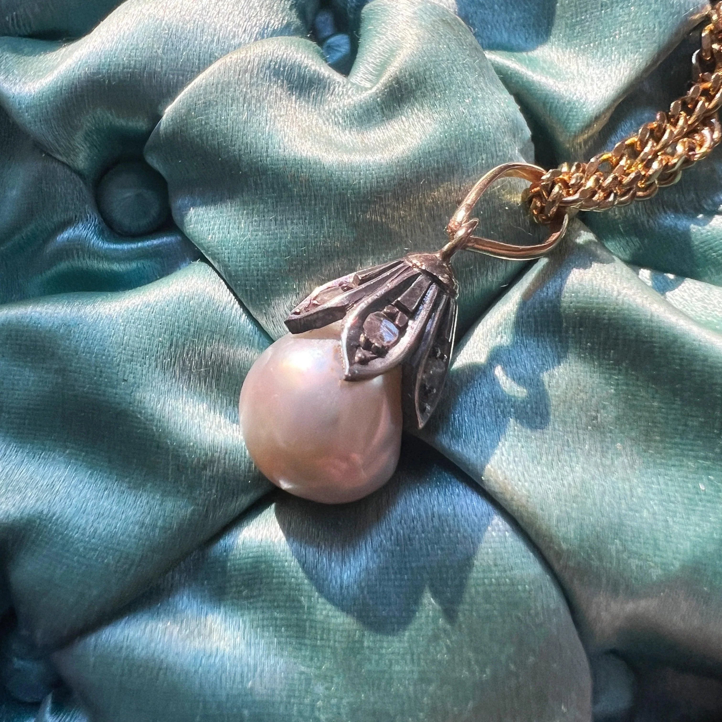 Antique 18K gold baroque pearl rose cut diamond pendant - Curiously timeless