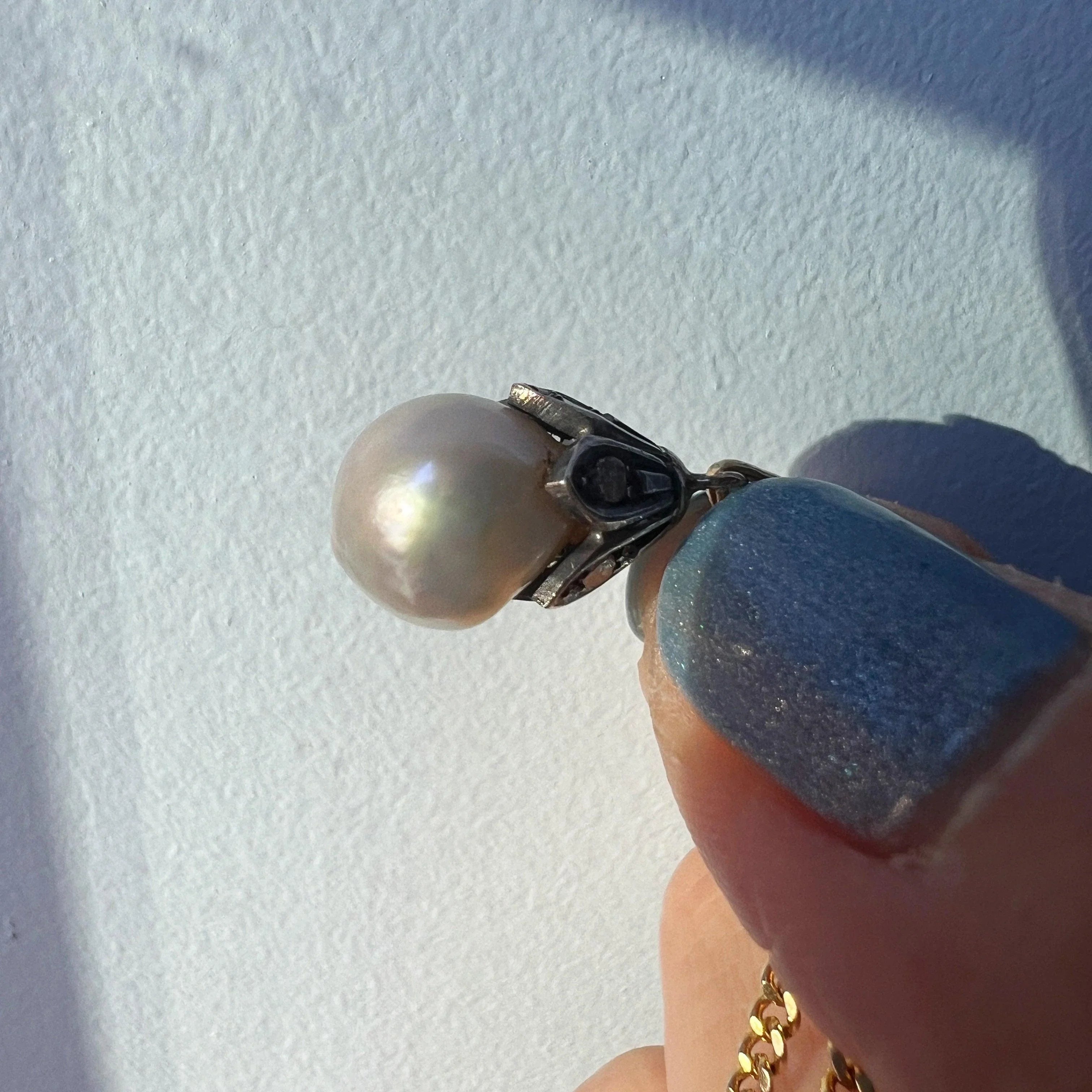 Antique 18K gold baroque pearl rose cut diamond pendant - Curiously timeless