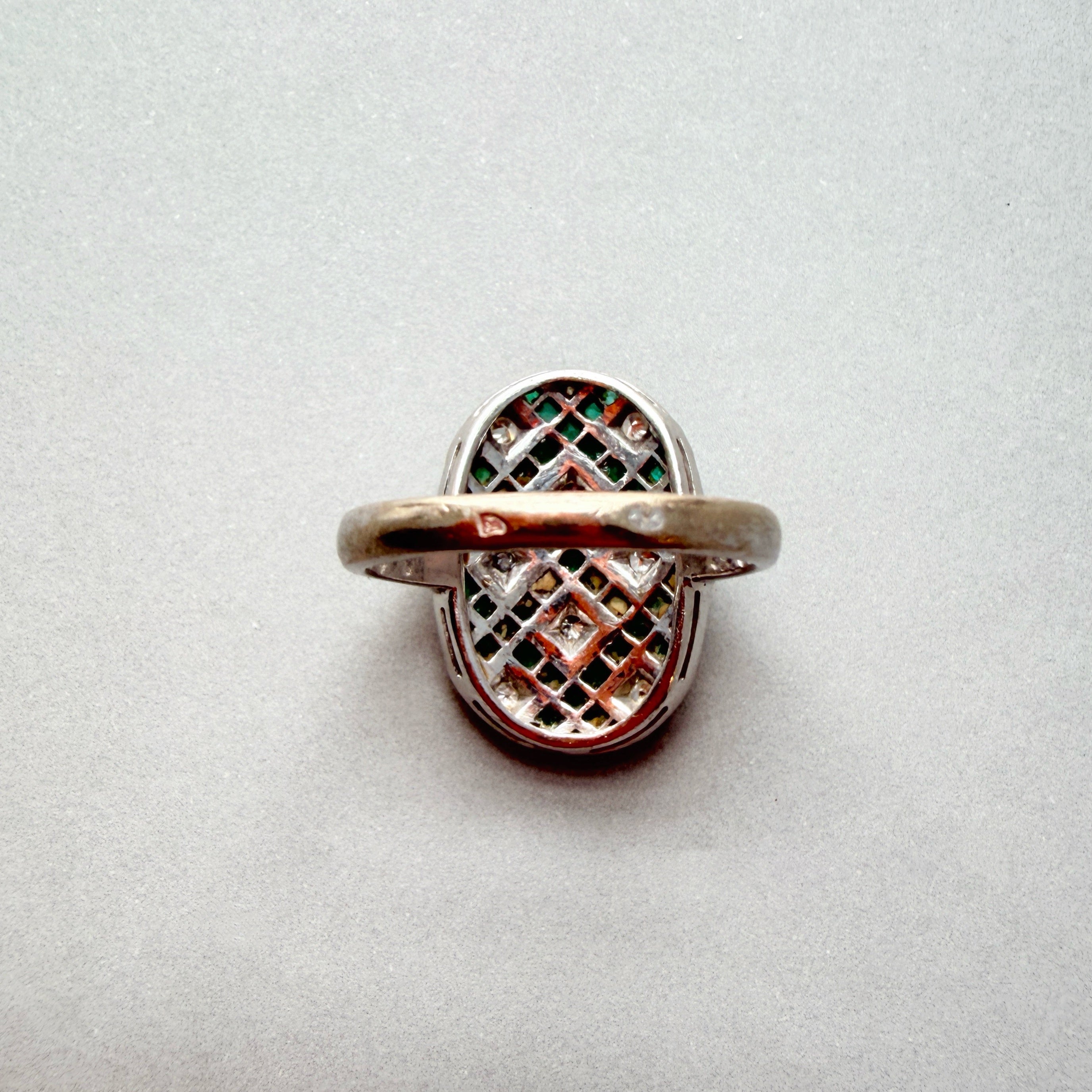 Vintage 18K Gold Diamond & Emerald Crosshatch Ring