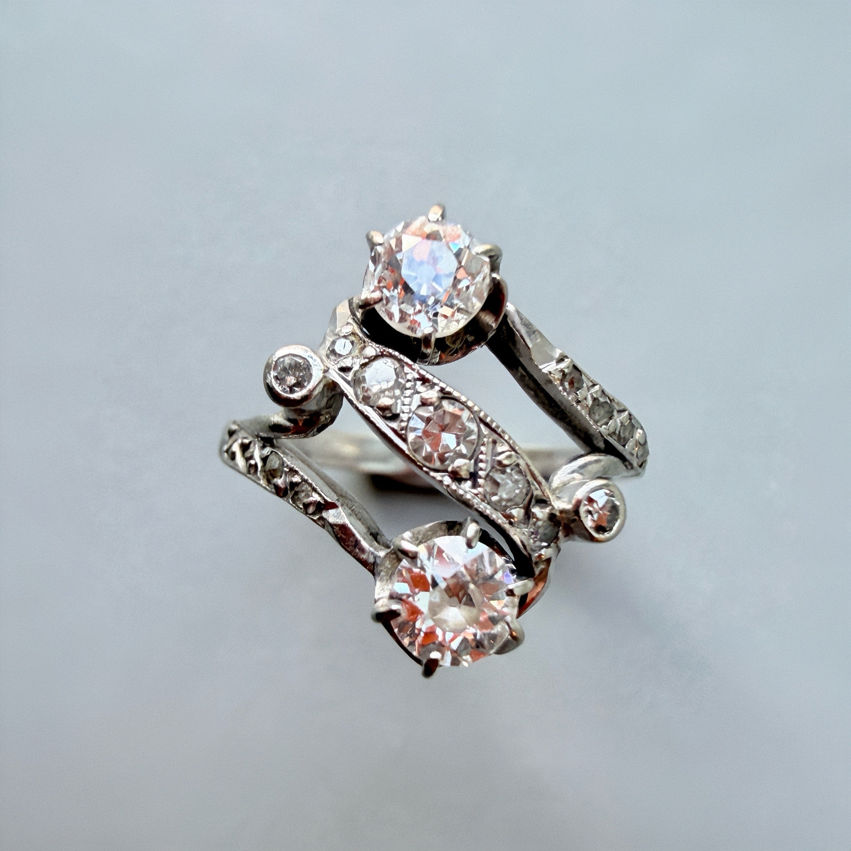 Early 20th Century French 18K gold Diamond Toi et Moi Ring