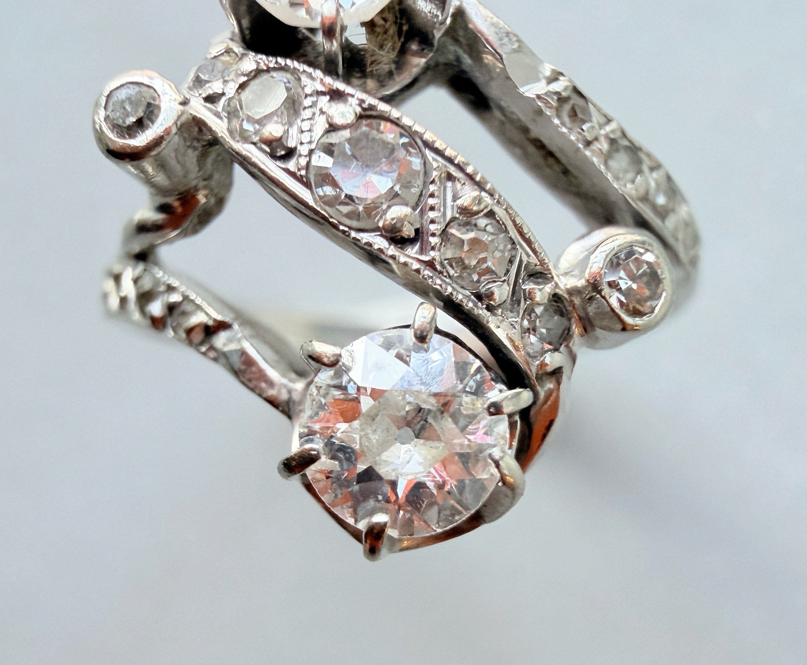 Early 20th Century French 18K gold Diamond Toi et Moi Ring