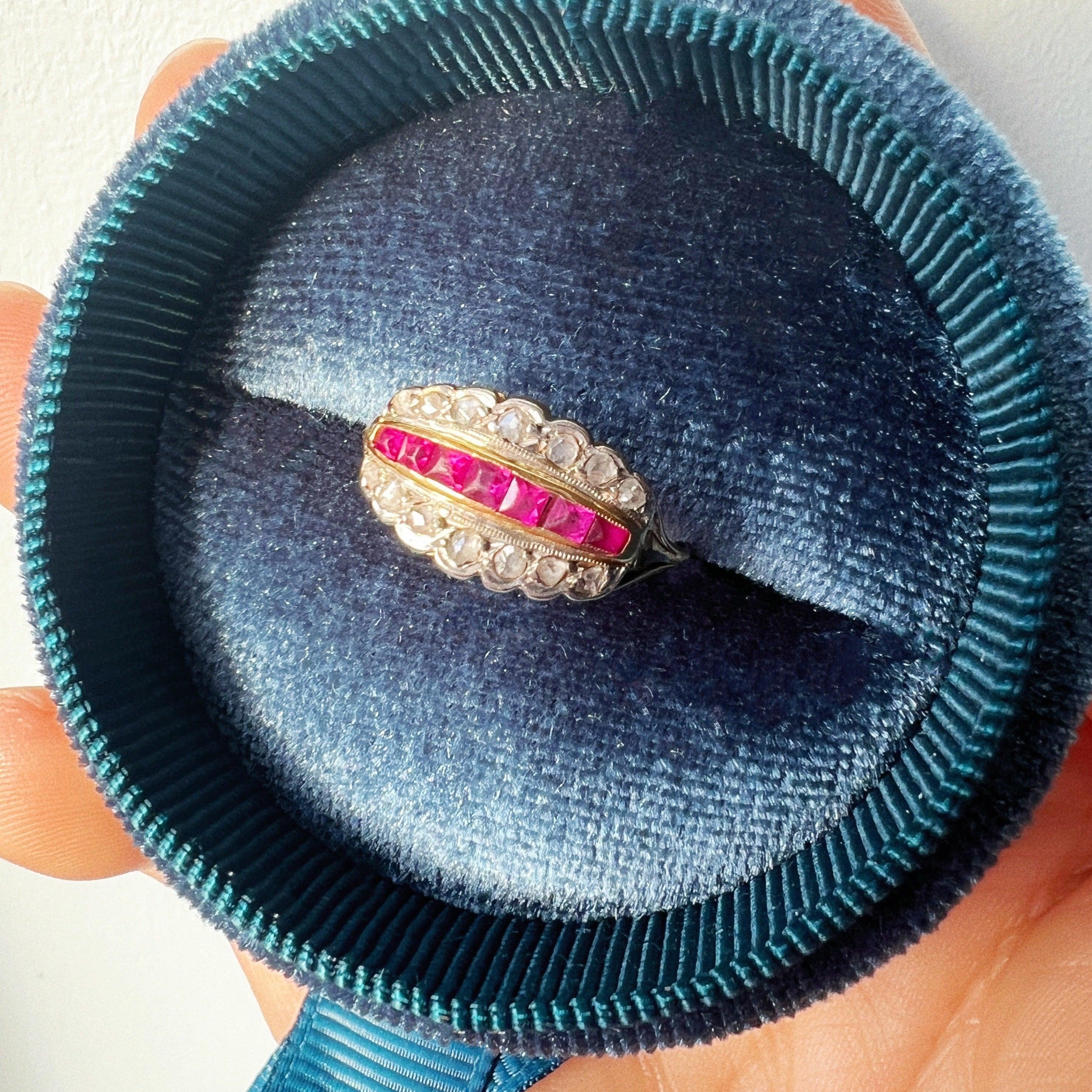 Art Deco 18K gold diamond and ruby band ring - Curiously timeless