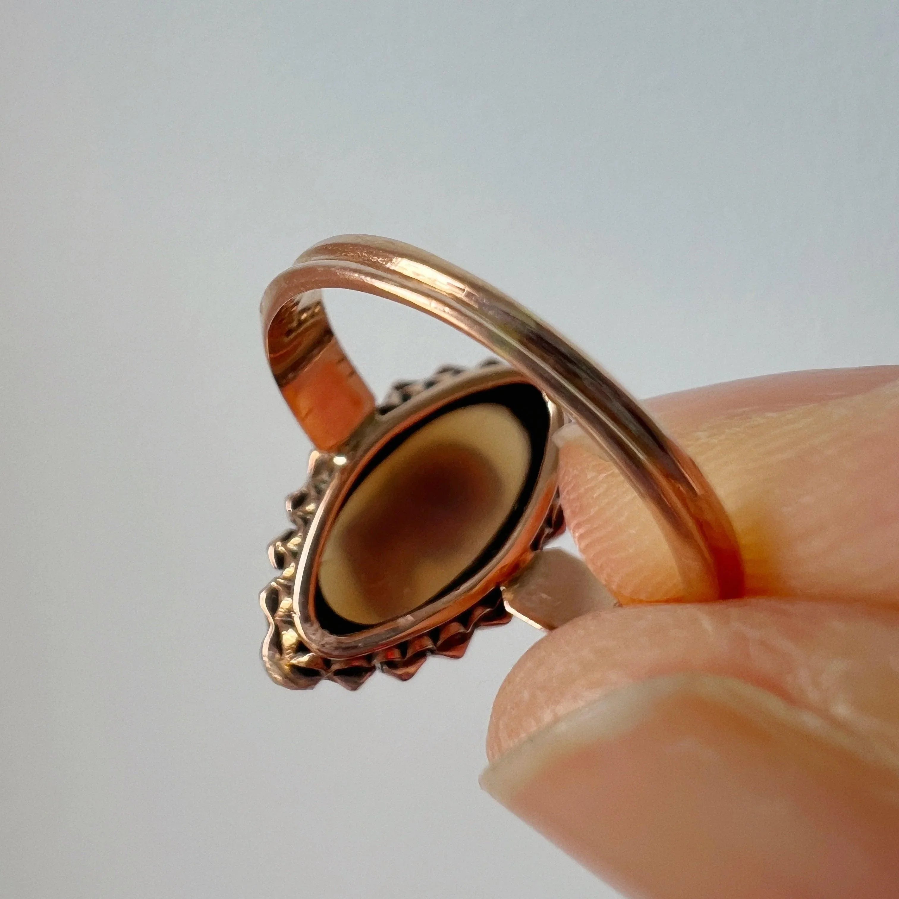 Victorian 18K gold agate cameo diamond pearl ring - Curiously timeless