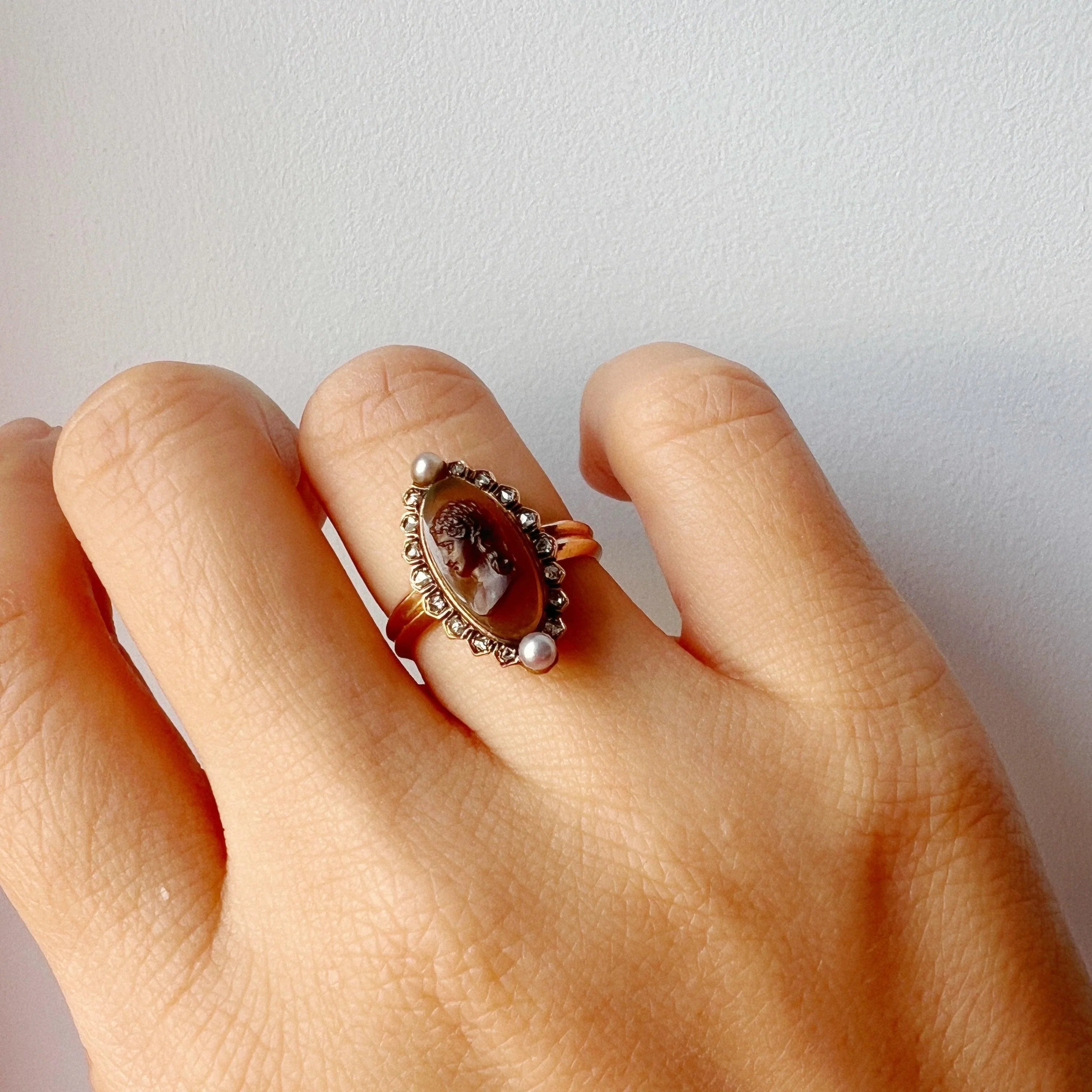 Victorian 18K gold agate cameo diamond pearl ring - Curiously timeless