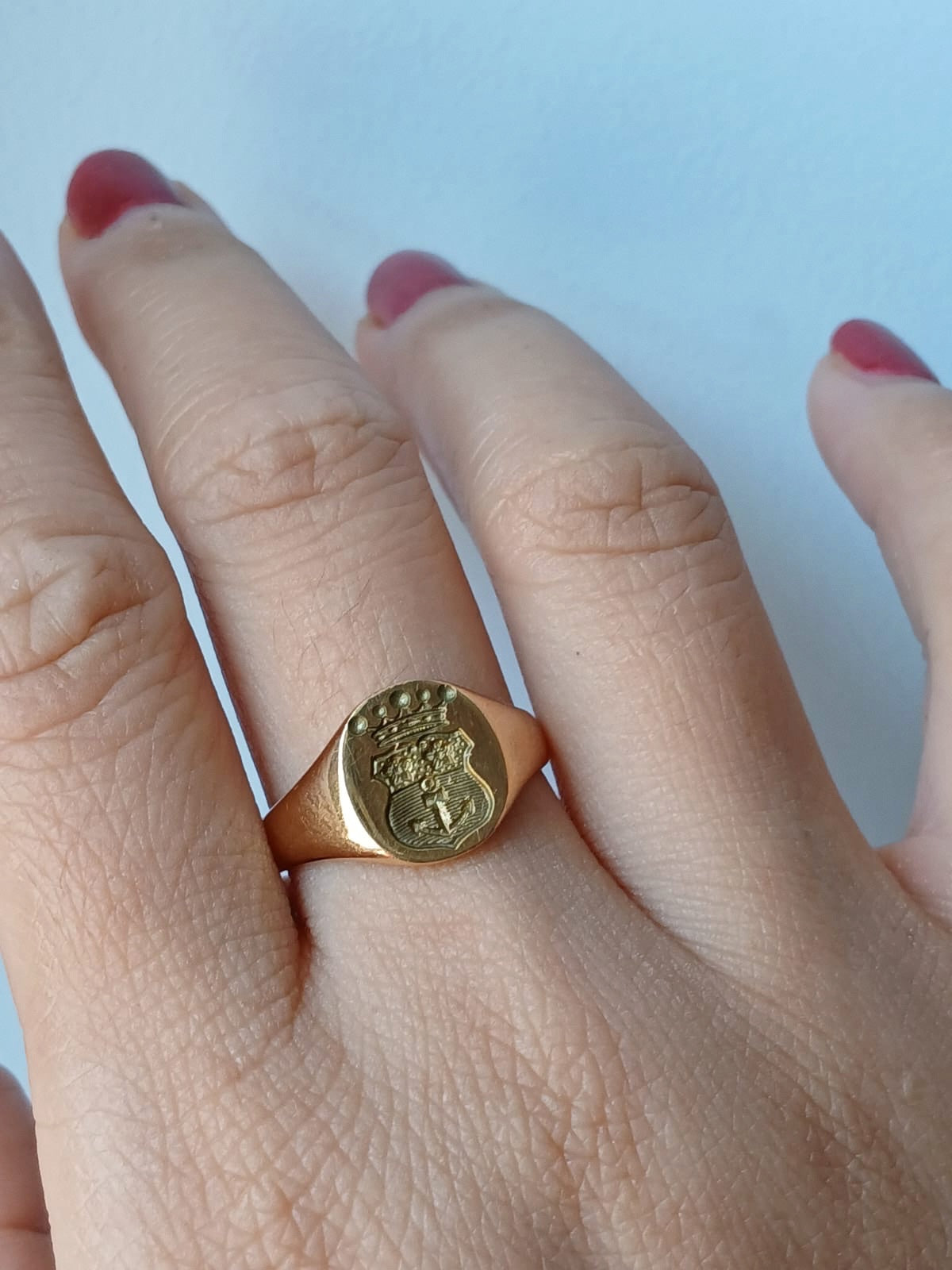 French antique 18K yellow gold signet ring with coat of arms