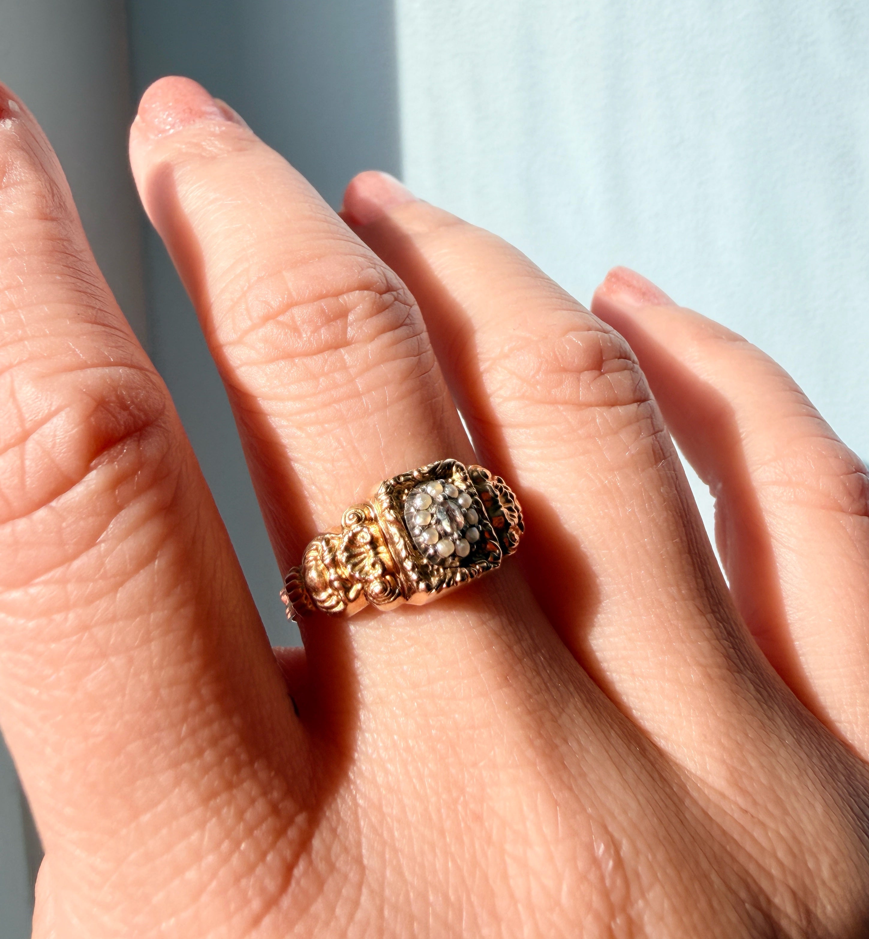 French antique Georgian 18K Gold Shell Pearl & Diamond Ring